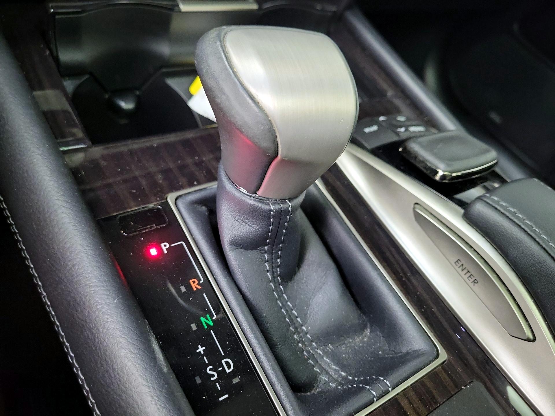 Thumbnail: 2016 Lexus LS - 18