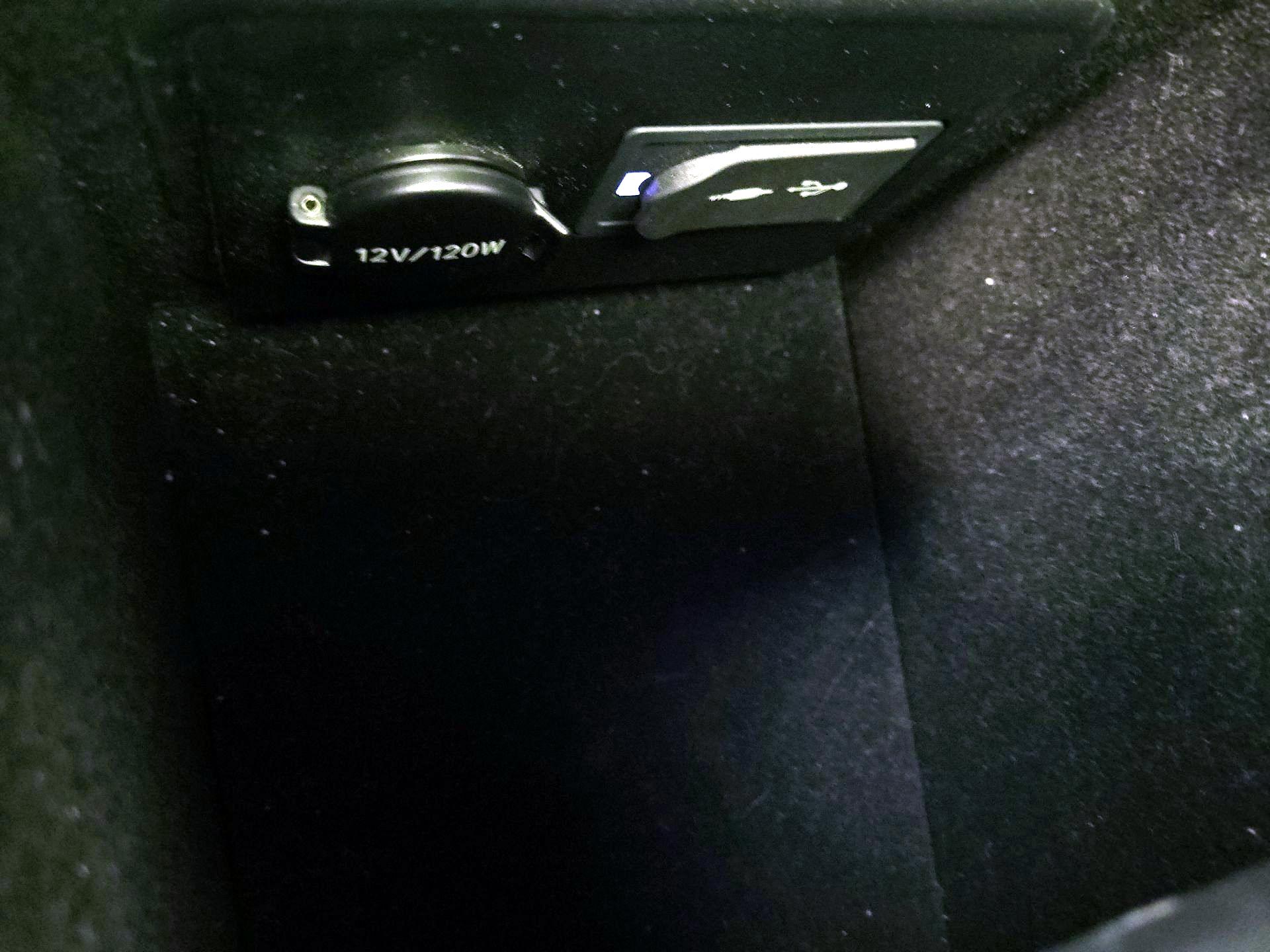 Thumbnail: 2016 Lexus LS - 19
