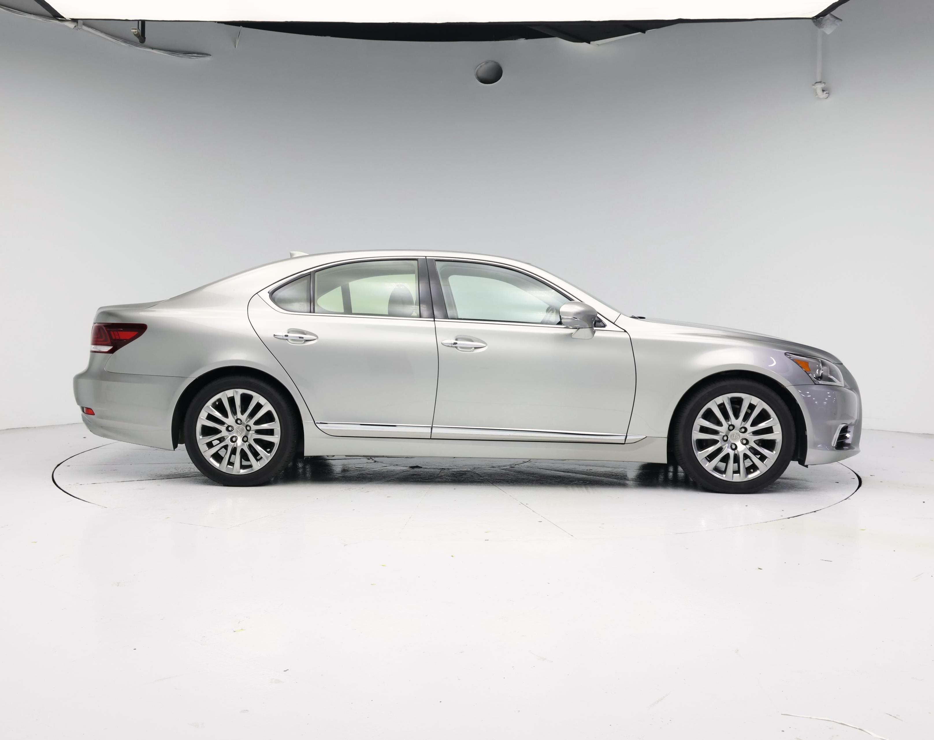 Thumbnail: 2016 Lexus LS - 7