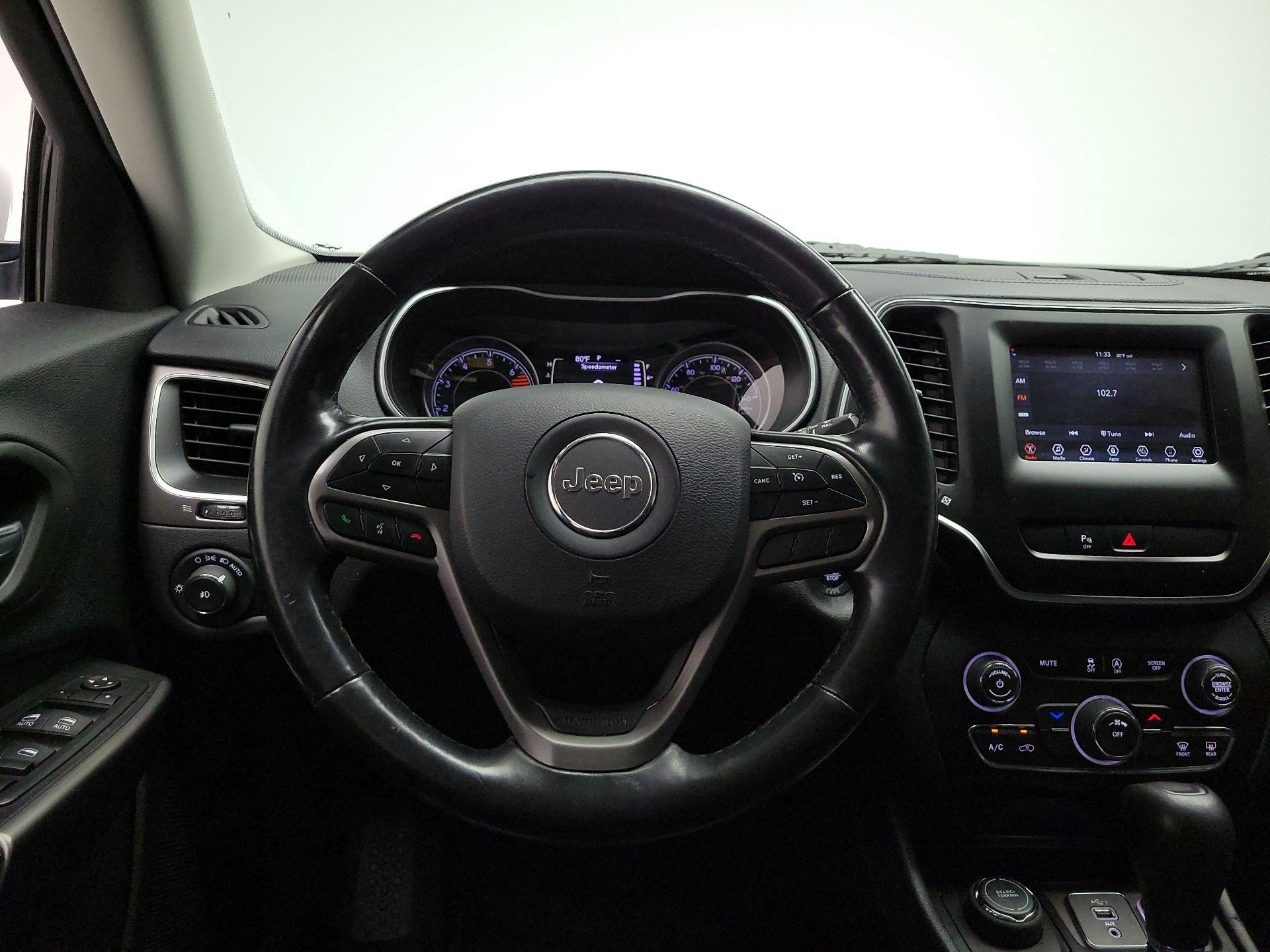 Thumbnail: 2020 Jeep Cherokee - 10