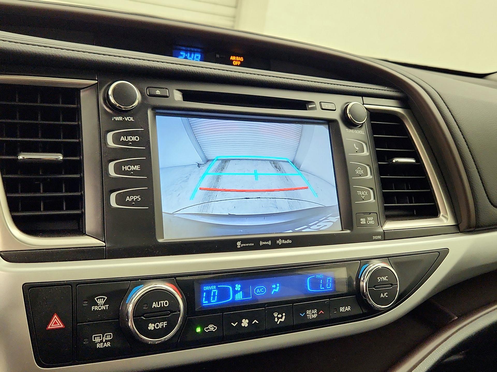 Thumbnail: 2019 Toyota Highlander - 14