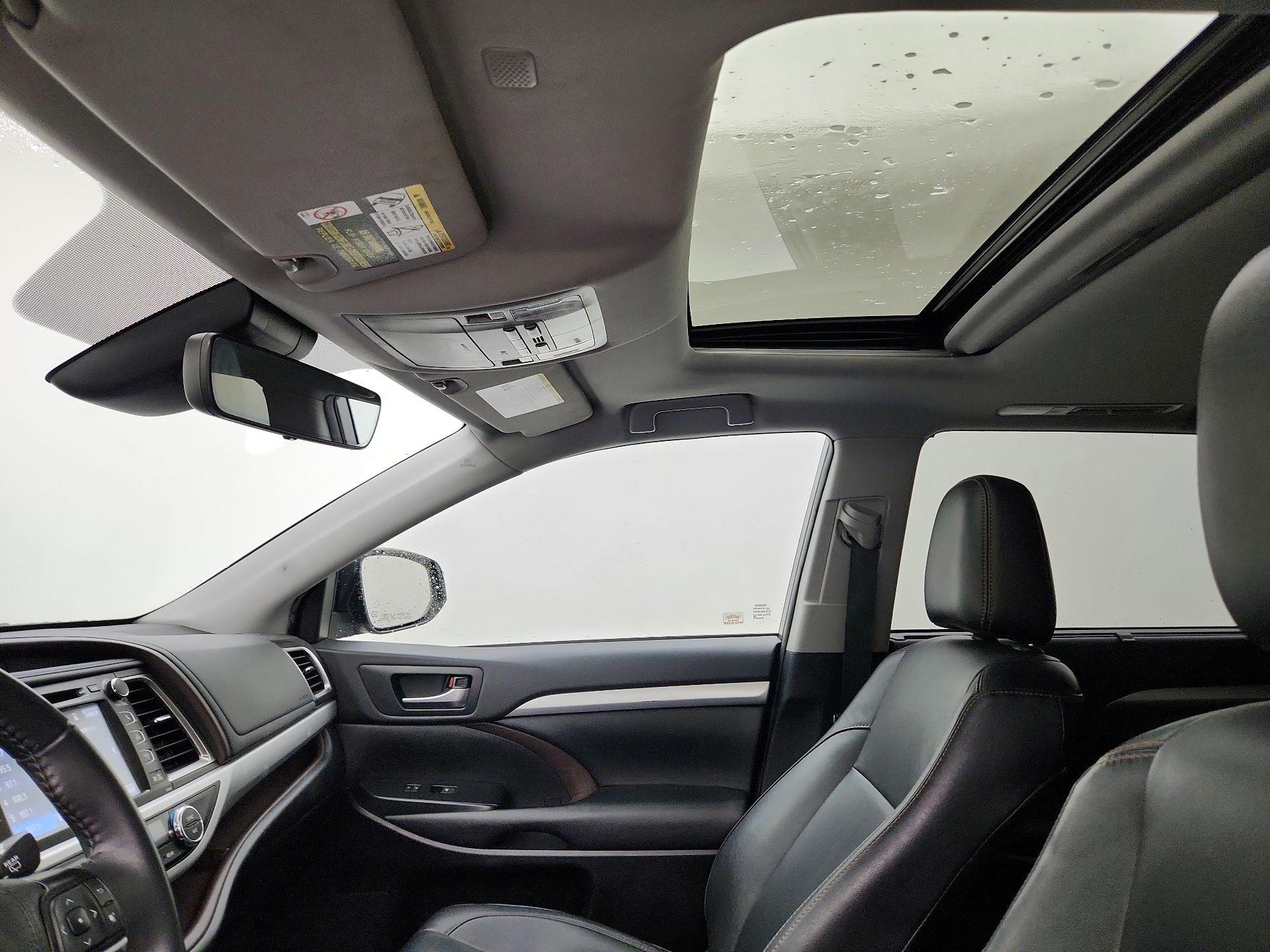 Thumbnail: 2019 Toyota Highlander - 19