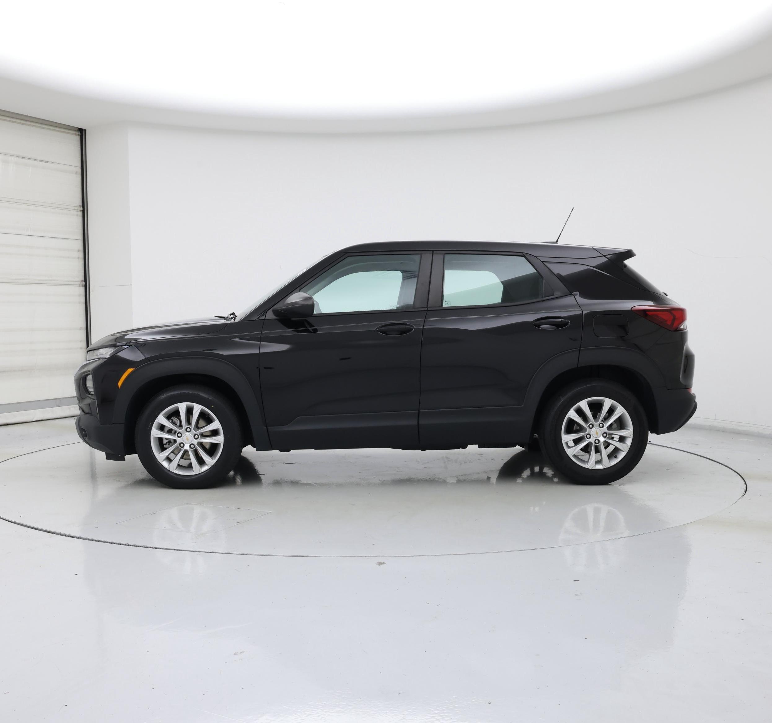 Thumbnail: 2022 Chevrolet TrailBlazer - 3