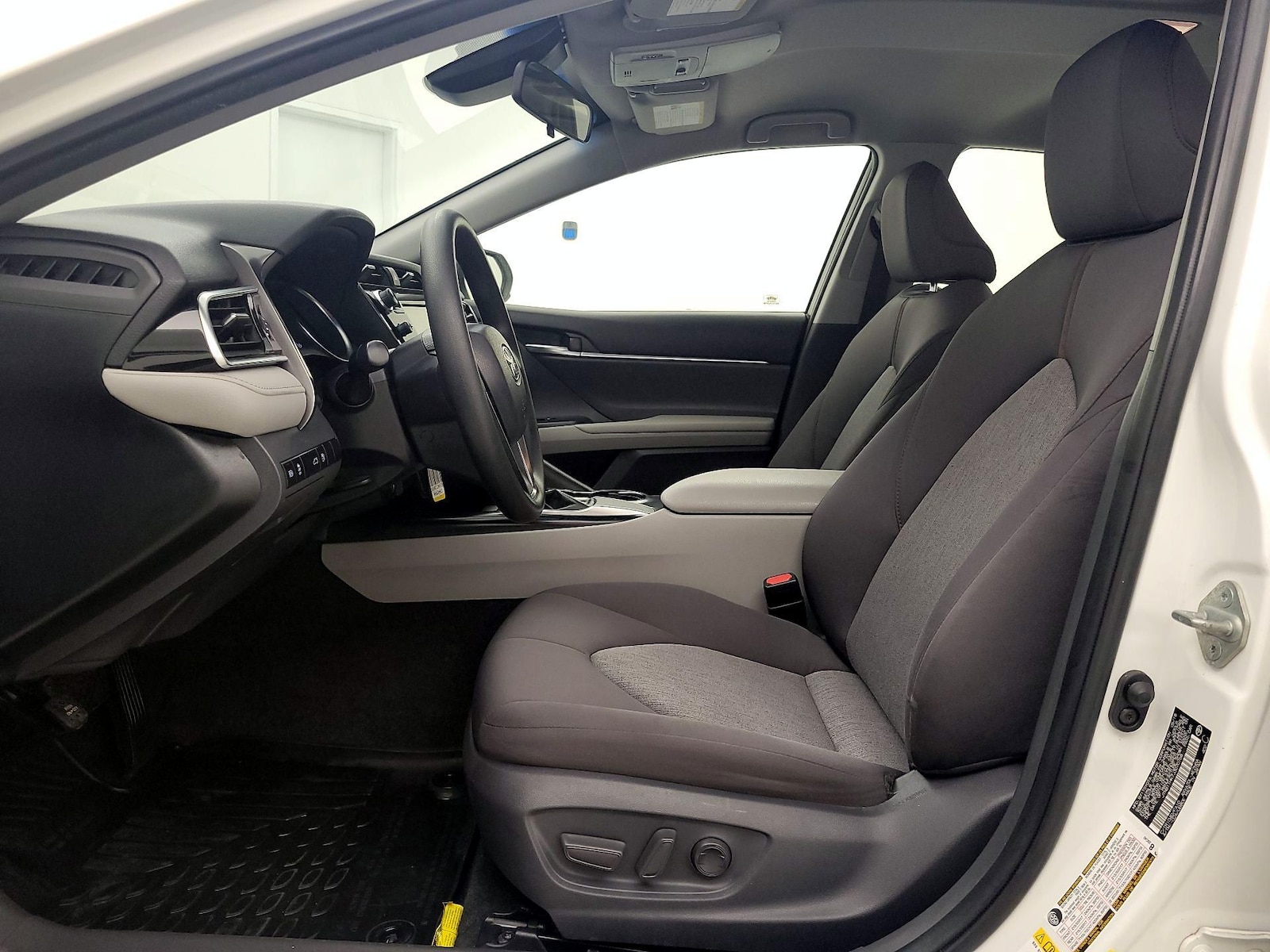 Power Seat(s) & Side Airbags