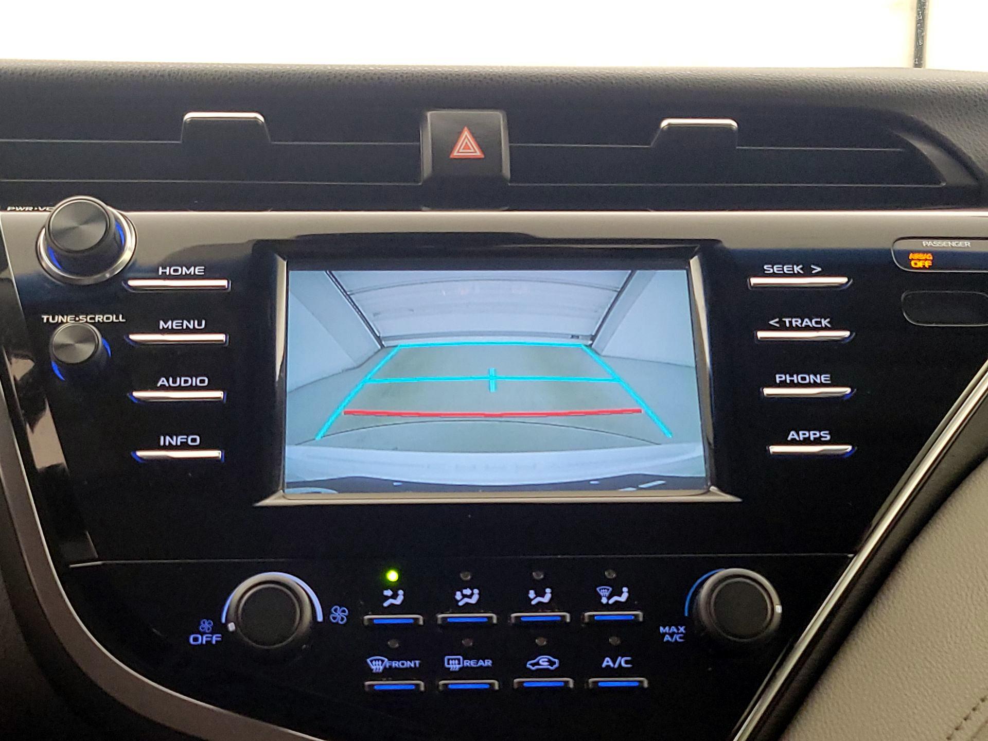 Thumbnail: 2018 Toyota Camry - 14