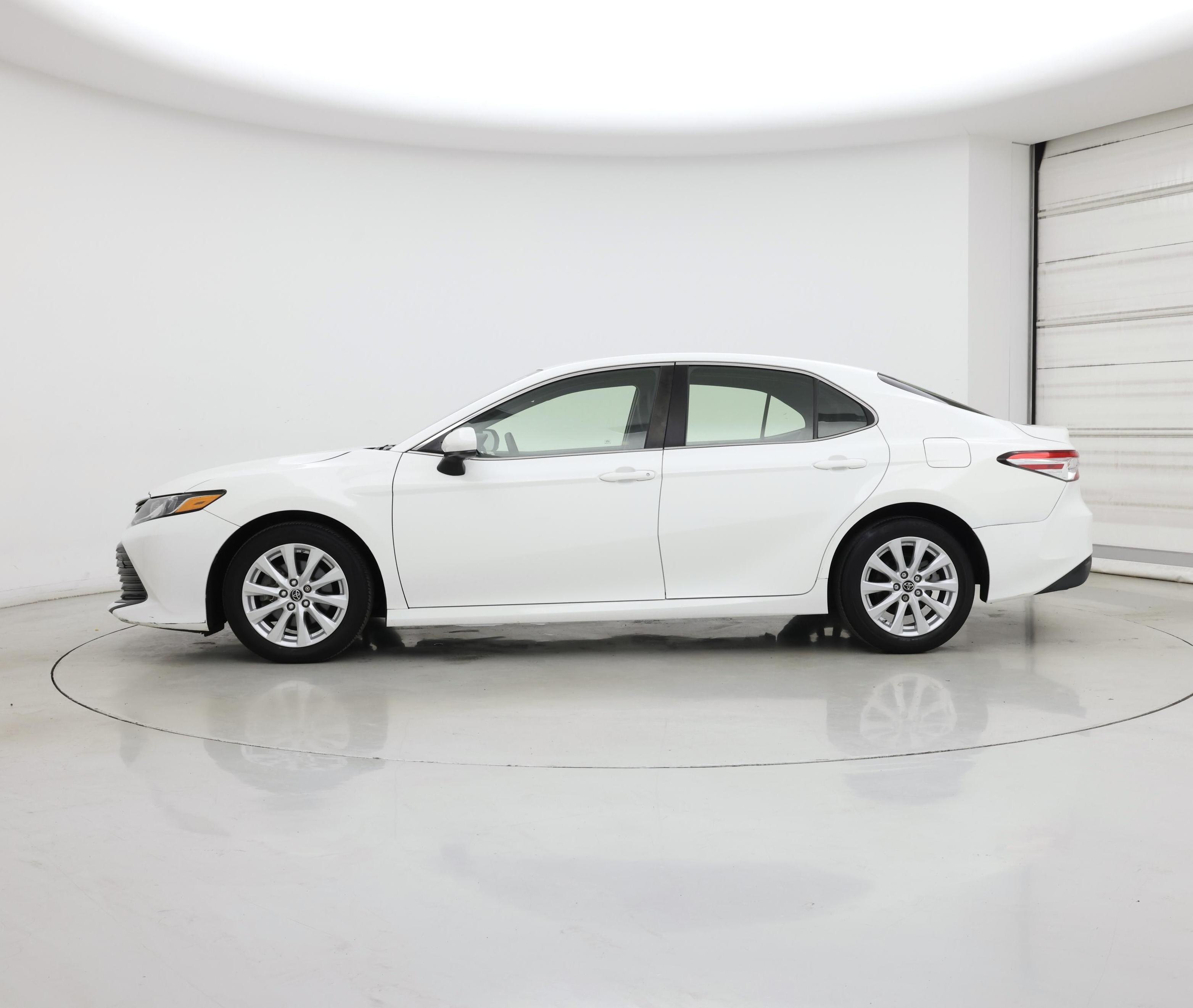 Thumbnail: 2018 Toyota Camry - 3