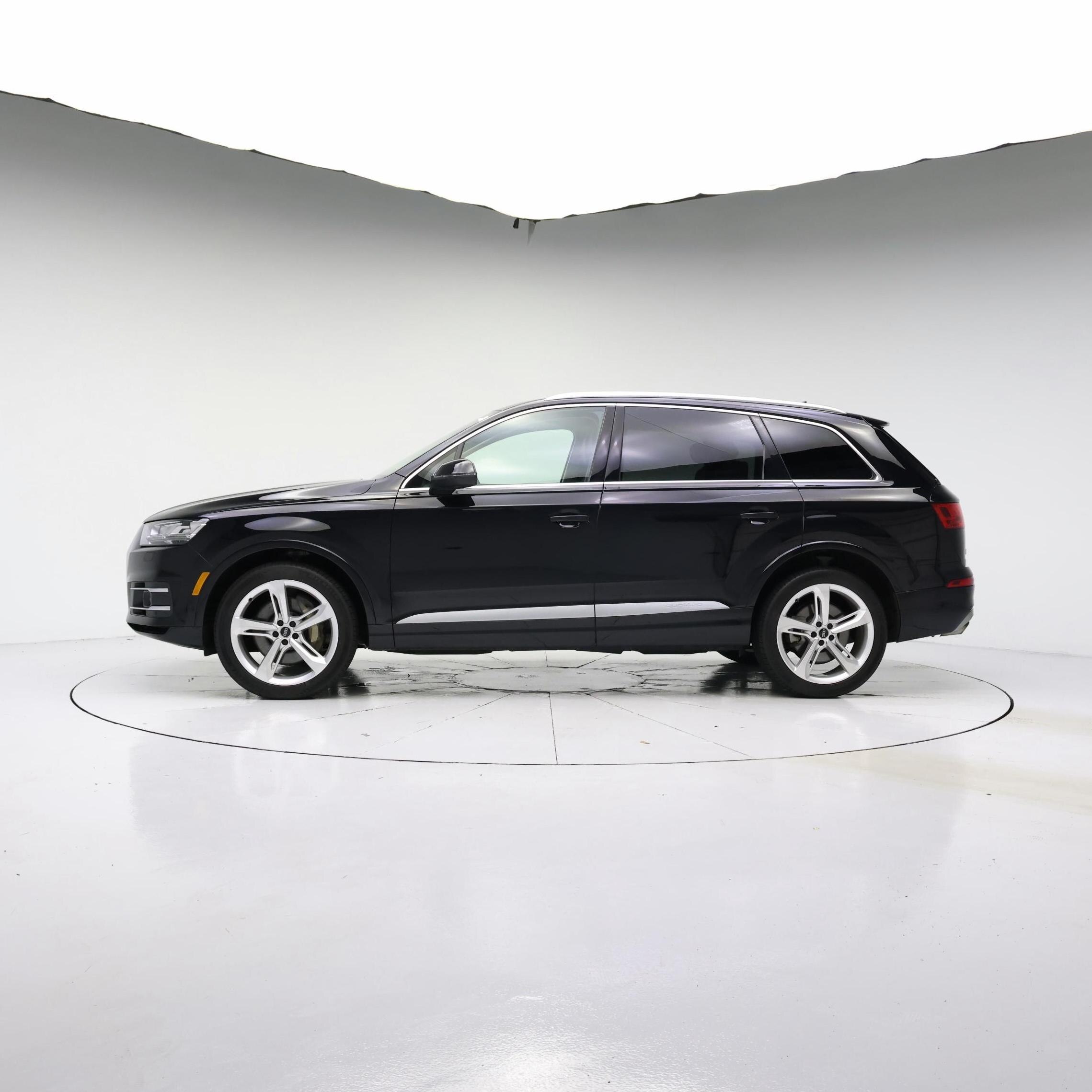 Thumbnail: 2019 Audi Q7 - 3