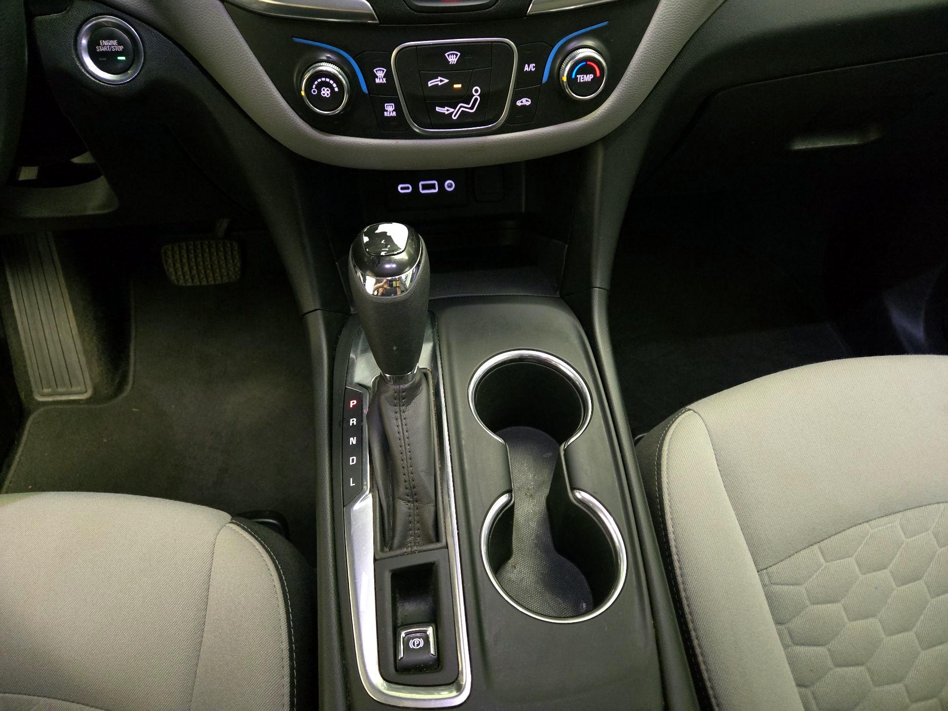 Thumbnail: 2020 Chevrolet Equinox - 17