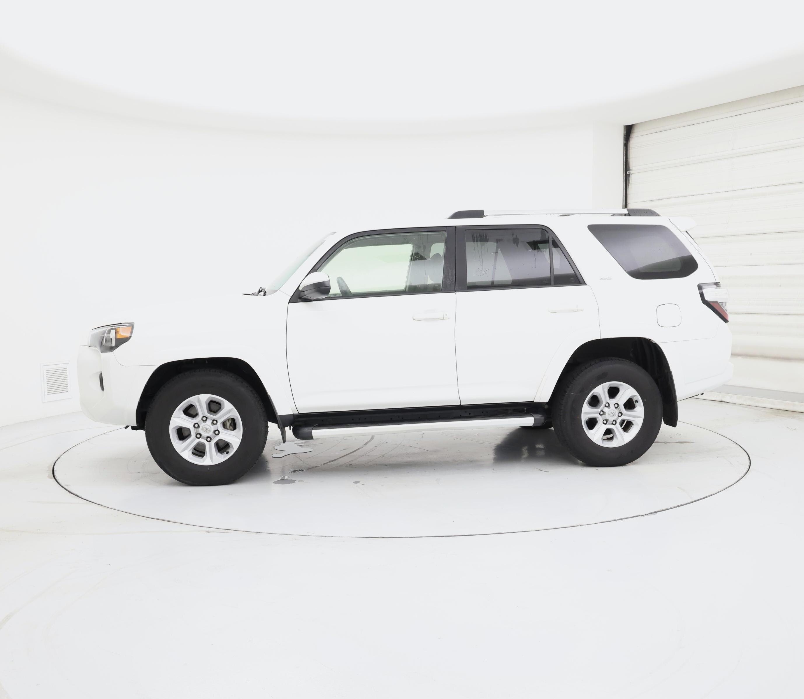 Thumbnail: 2022 Toyota 4Runner - 3