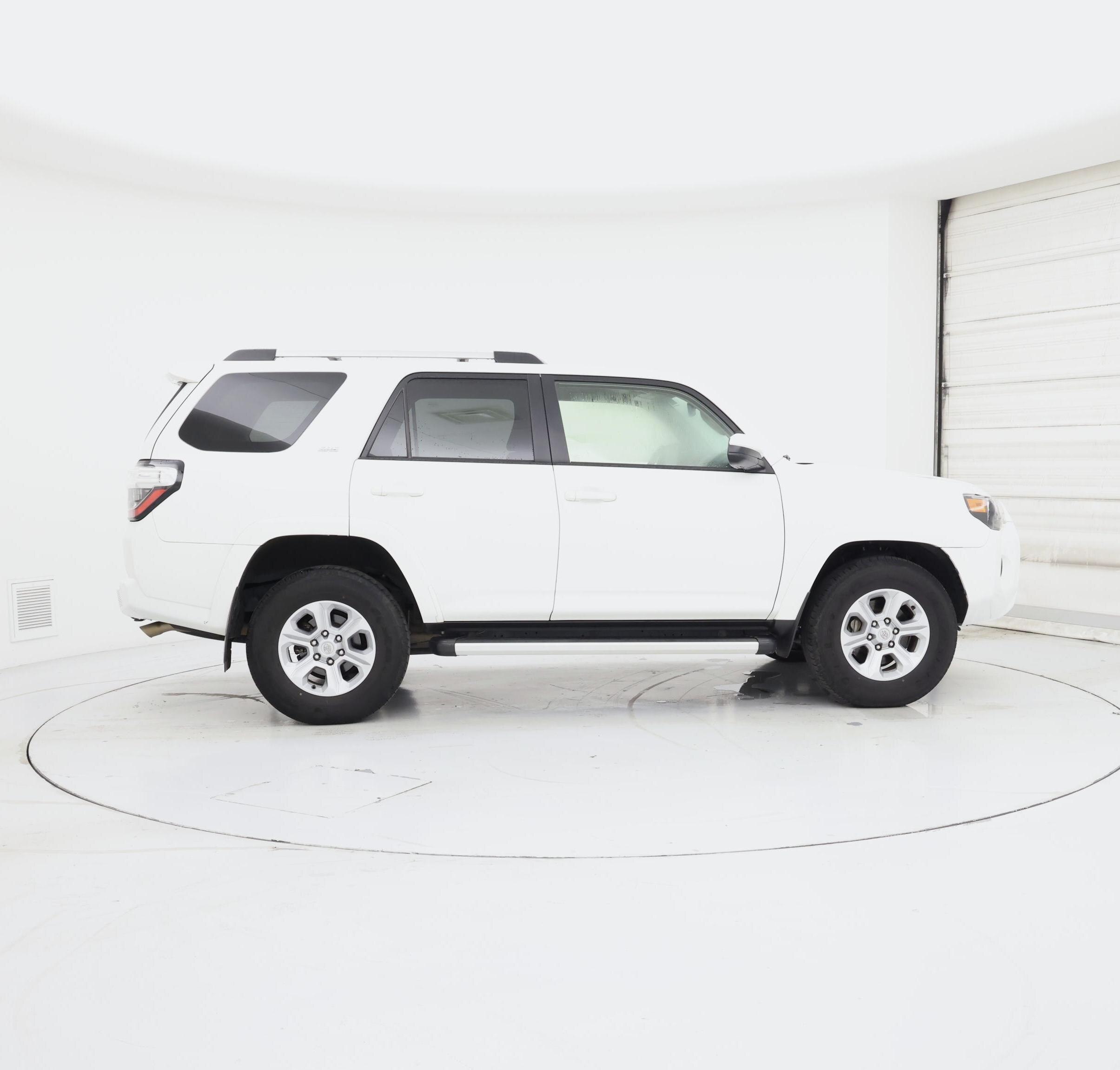 Thumbnail: 2022 Toyota 4Runner - 7