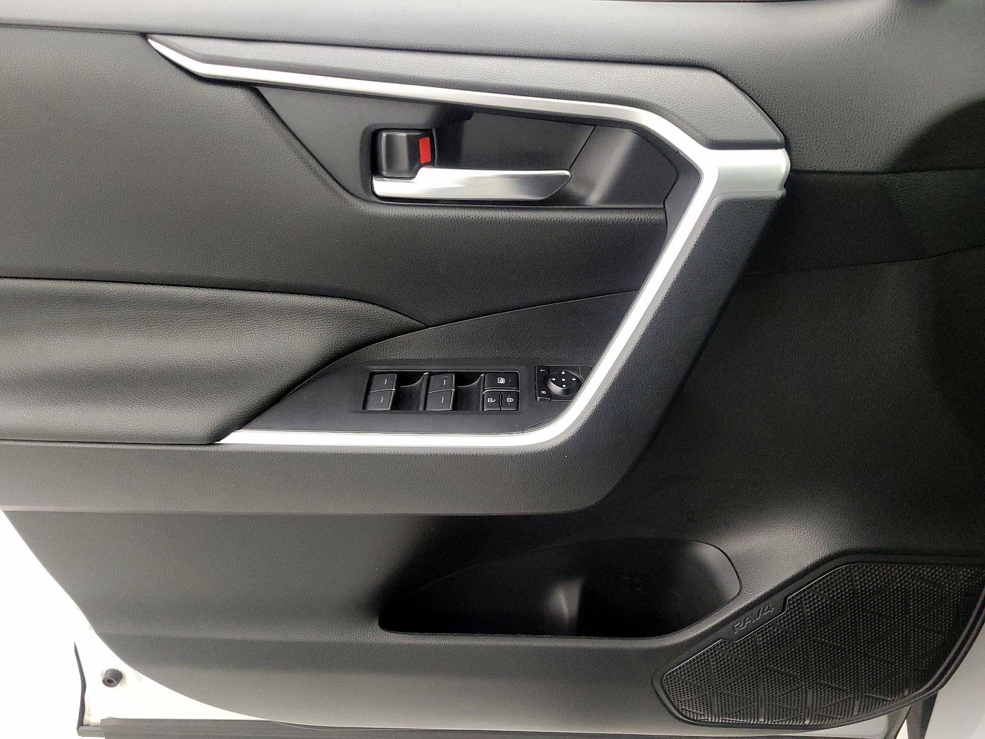 Thumbnail: 2023 Toyota RAV4 - 12
