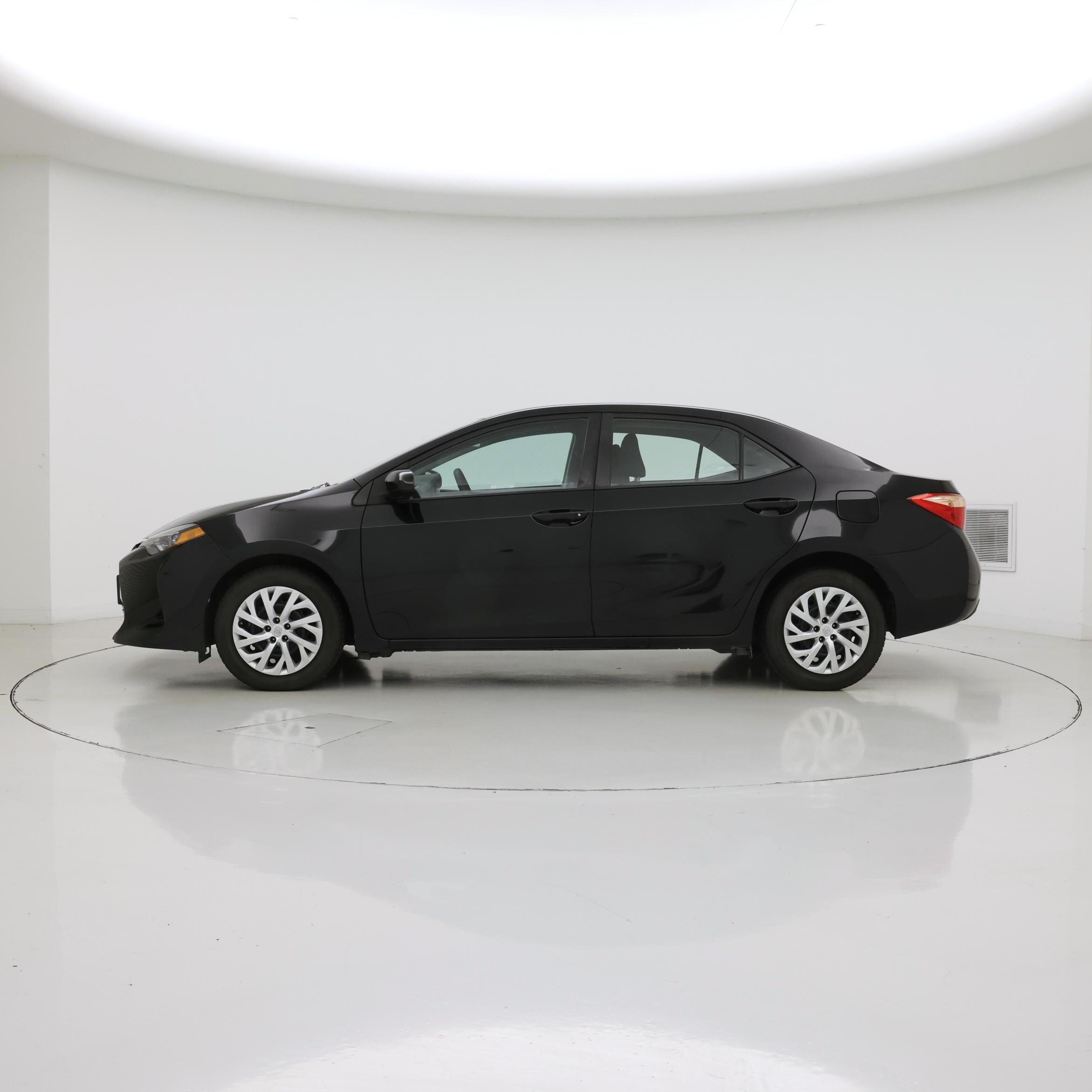 Thumbnail: 2017 Toyota Corolla - 3