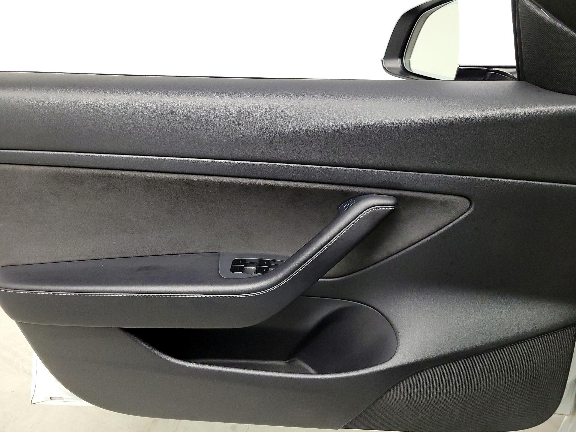 Thumbnail: 2021 Tesla Model 3 - 12