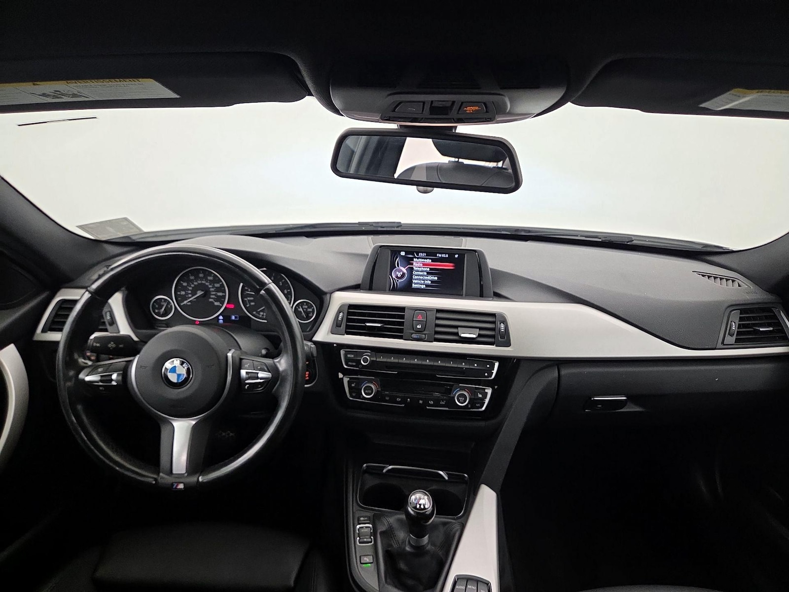 2017 BMW 3 Series 320i - Photo 10