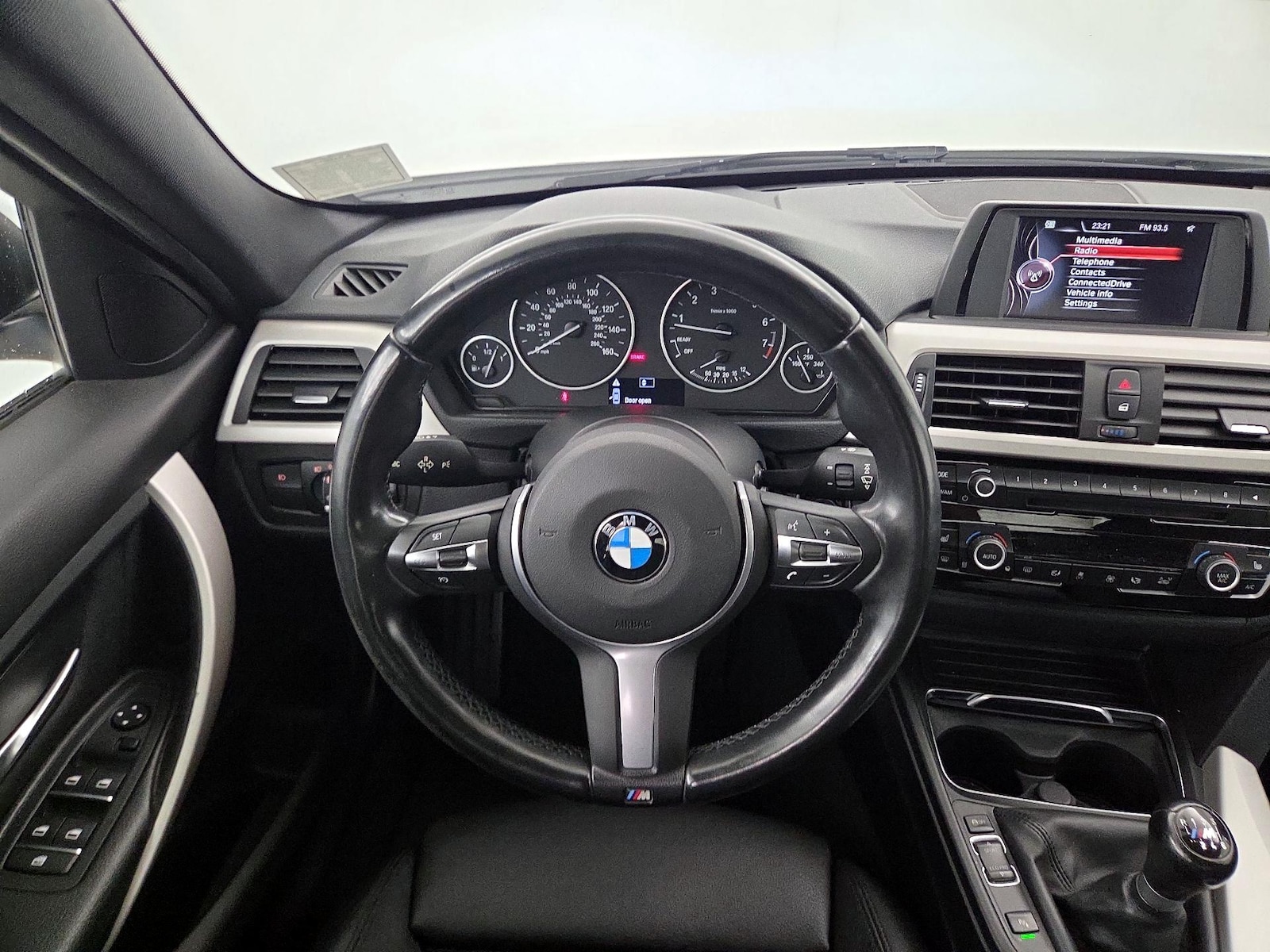 2017 BMW 3 Series 320i - Photo 11