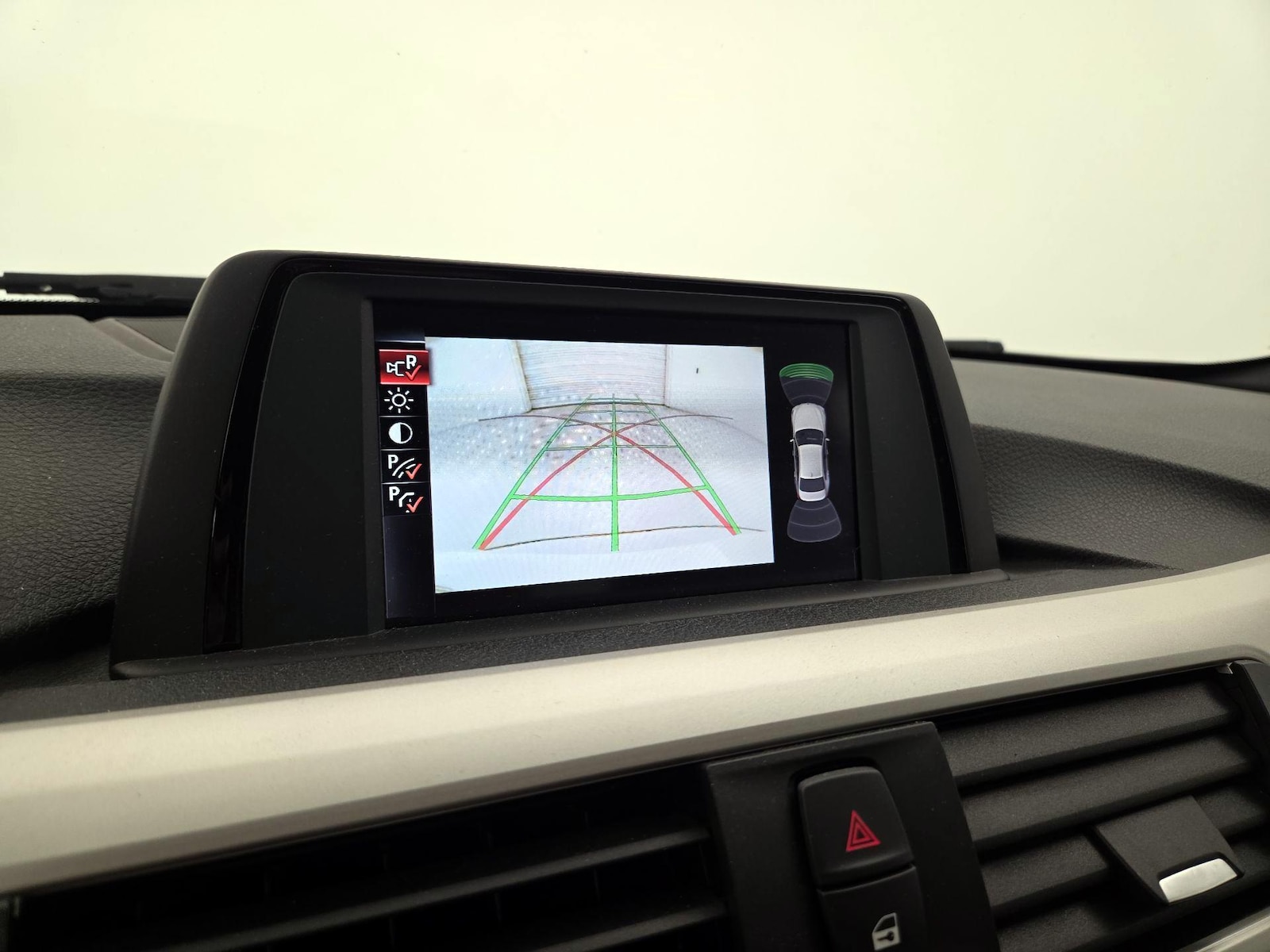 2017 BMW 3 Series 320i - Photo 15