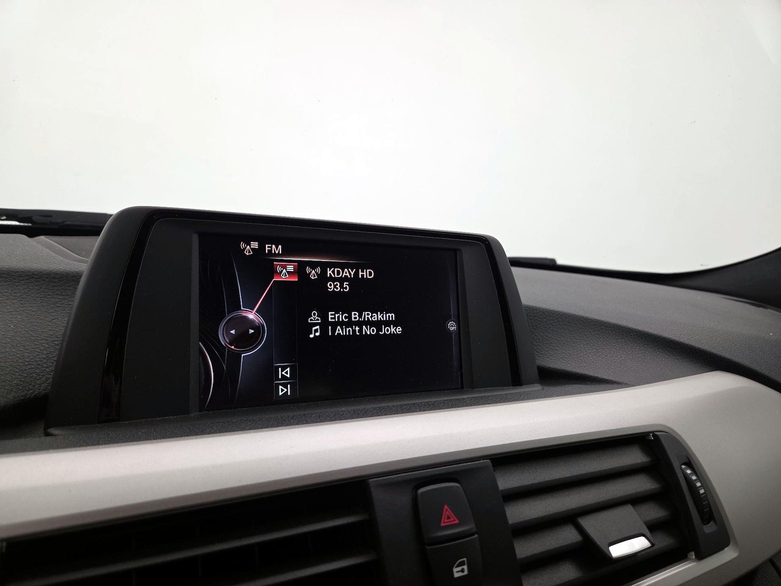 2017 BMW 3 Series 320i - Photo 16