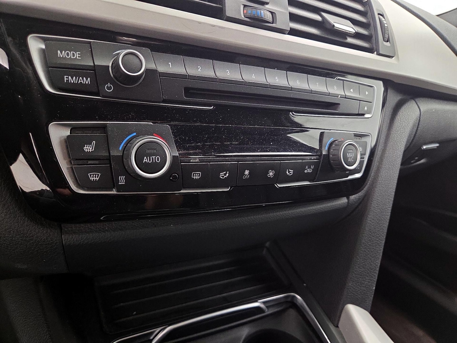 2017 BMW 3 Series 320i - Photo 17