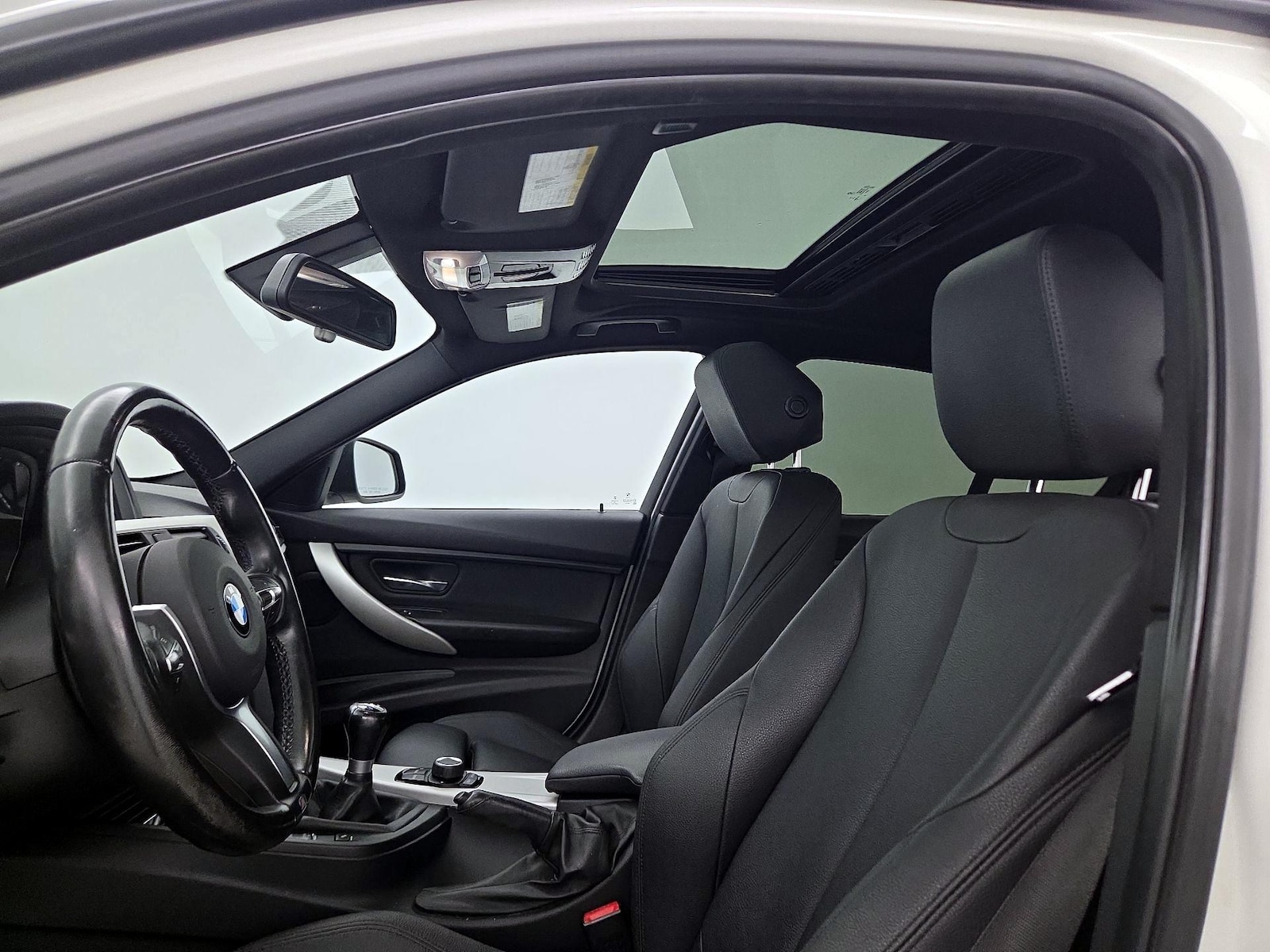2017 BMW 3 Series 320i - Photo 20