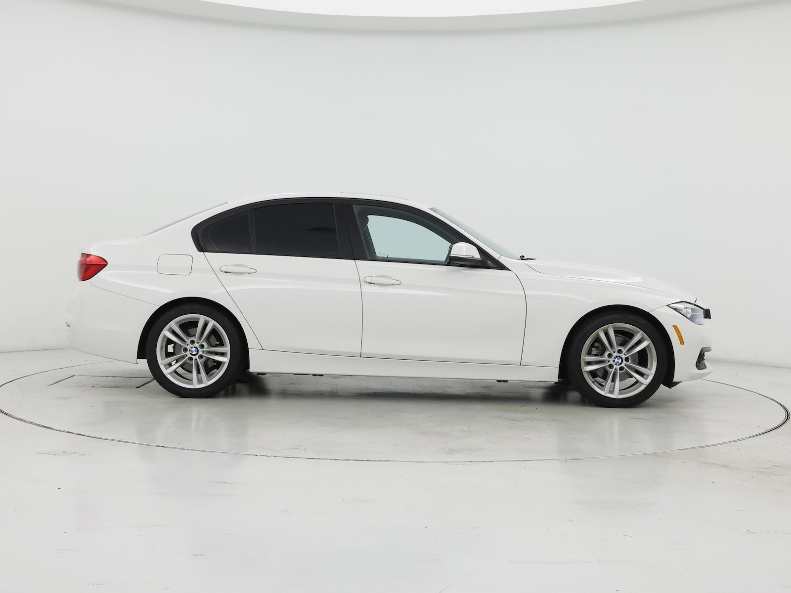 2017 BMW 3 Series 320i - Photo 8