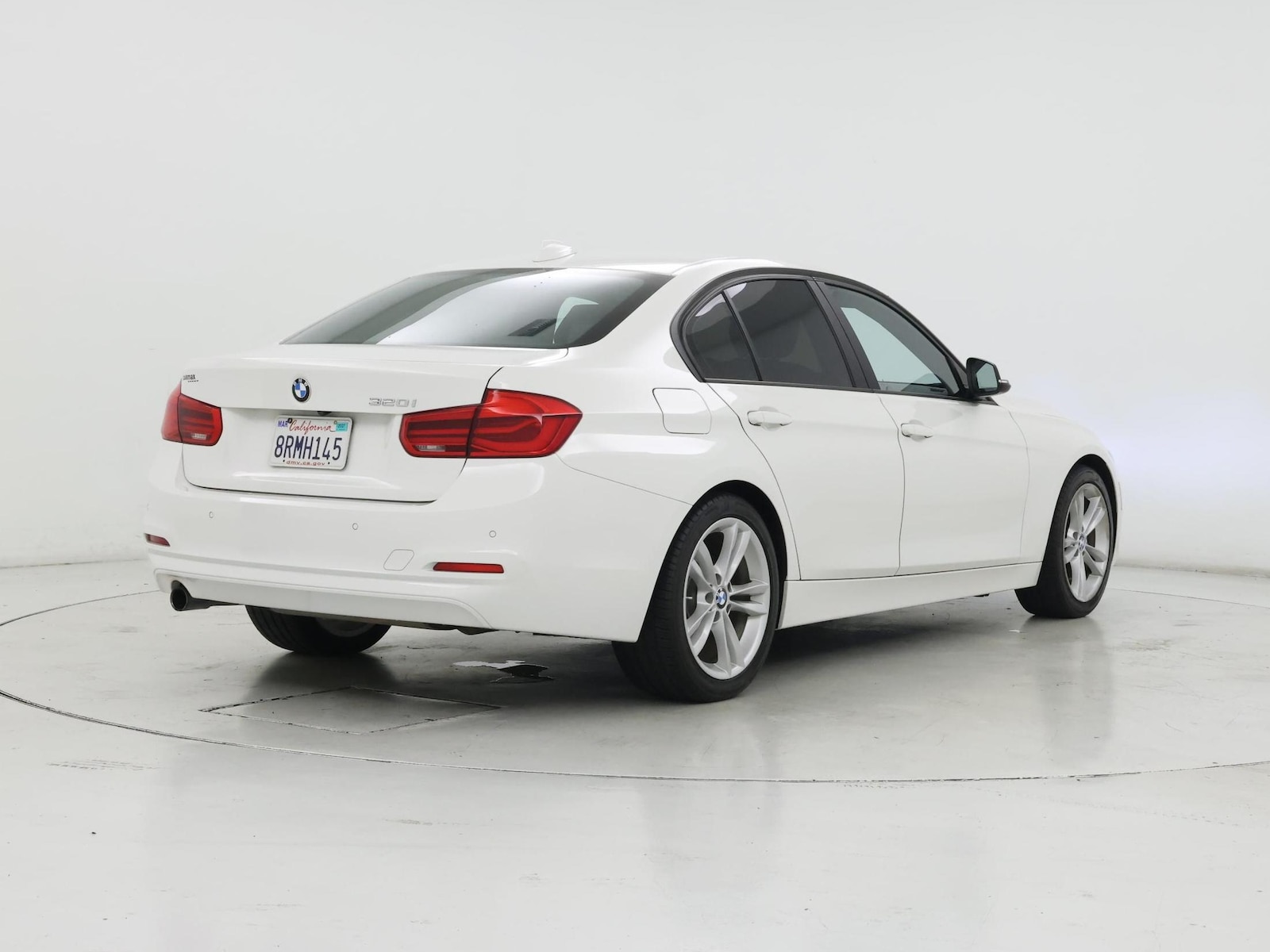2017 BMW 3 Series 320i - Photo 9
