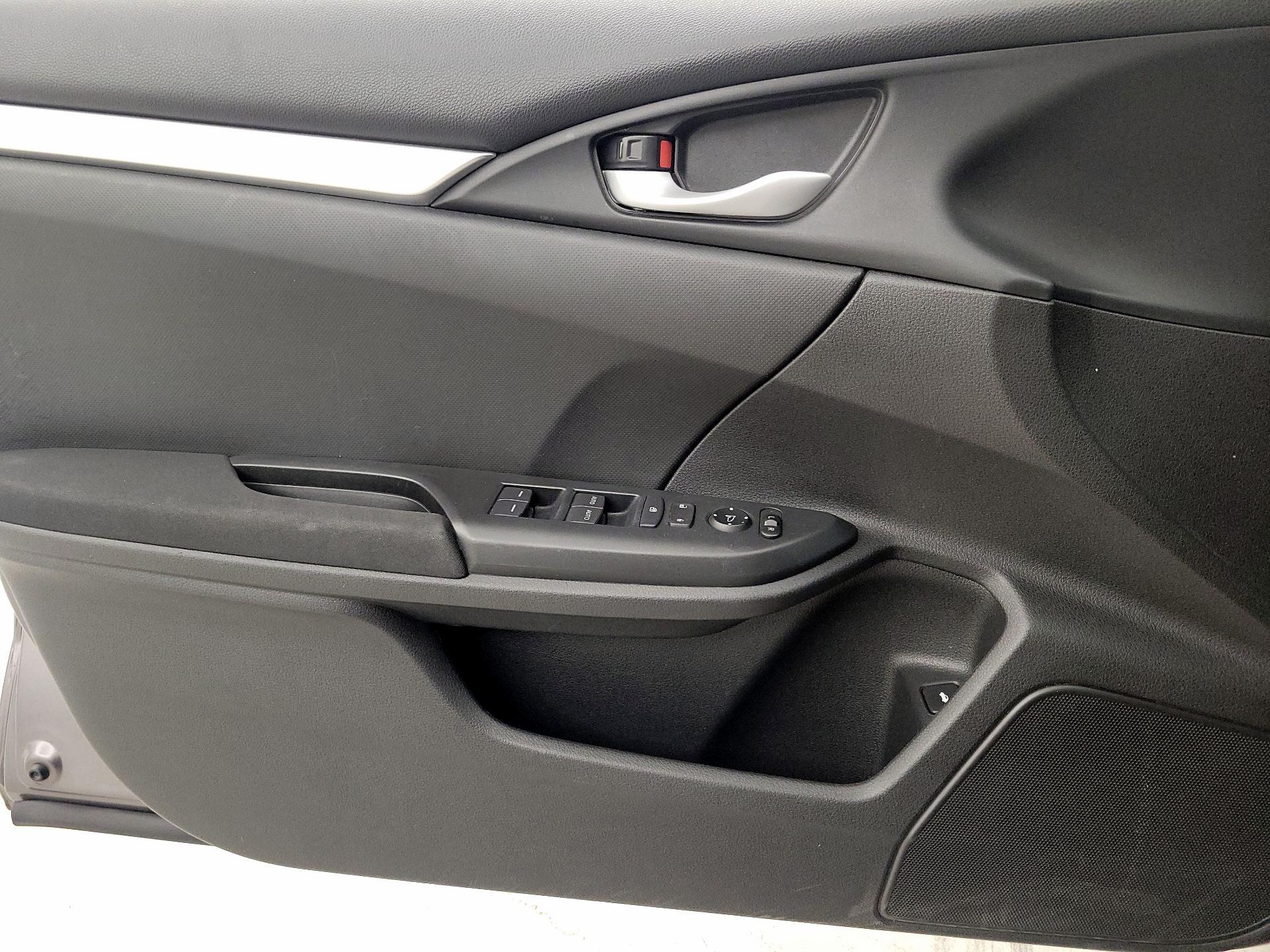 Thumbnail: 2016 Honda Civic - 12
