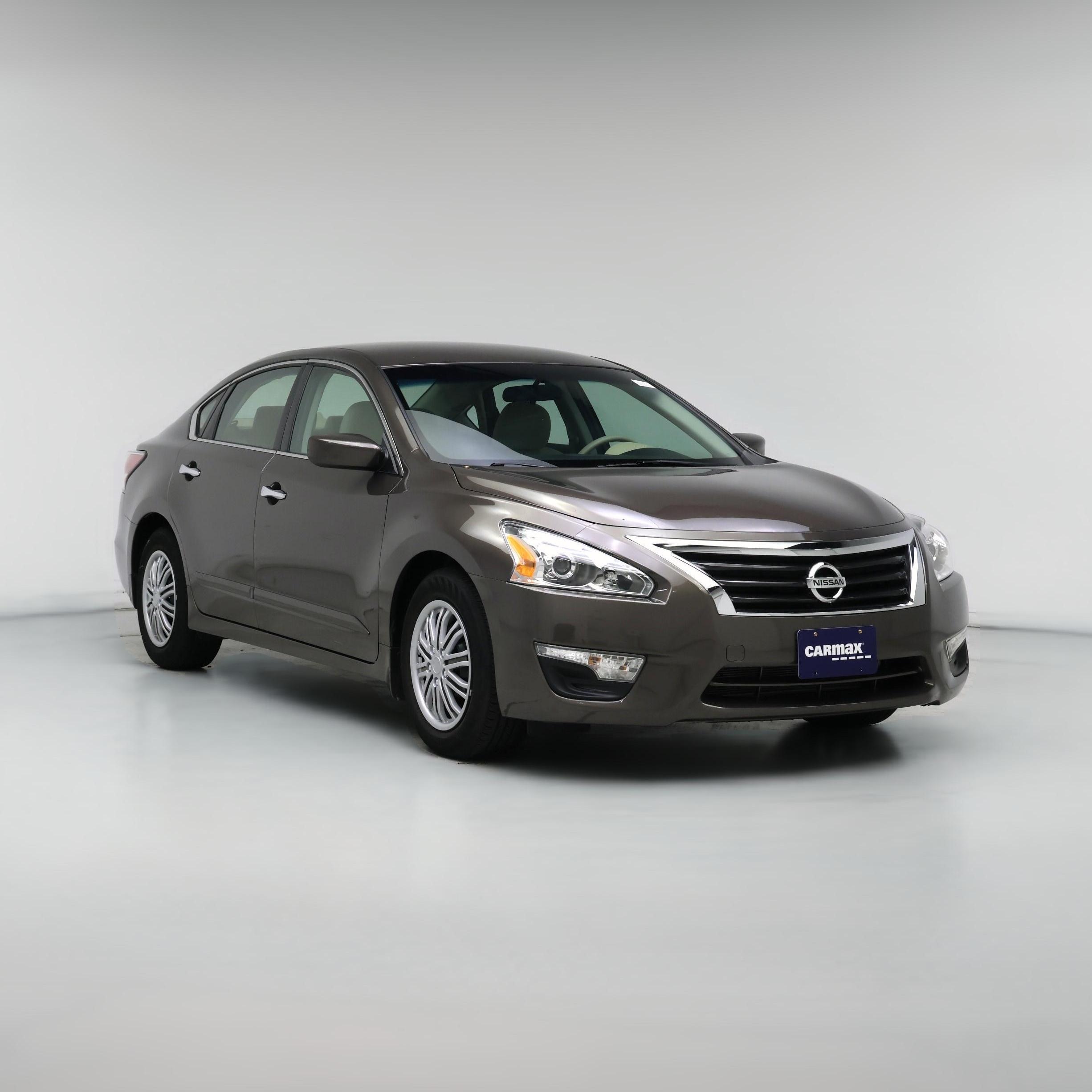 Thumbnail: 2015 Nissan Altima - 1