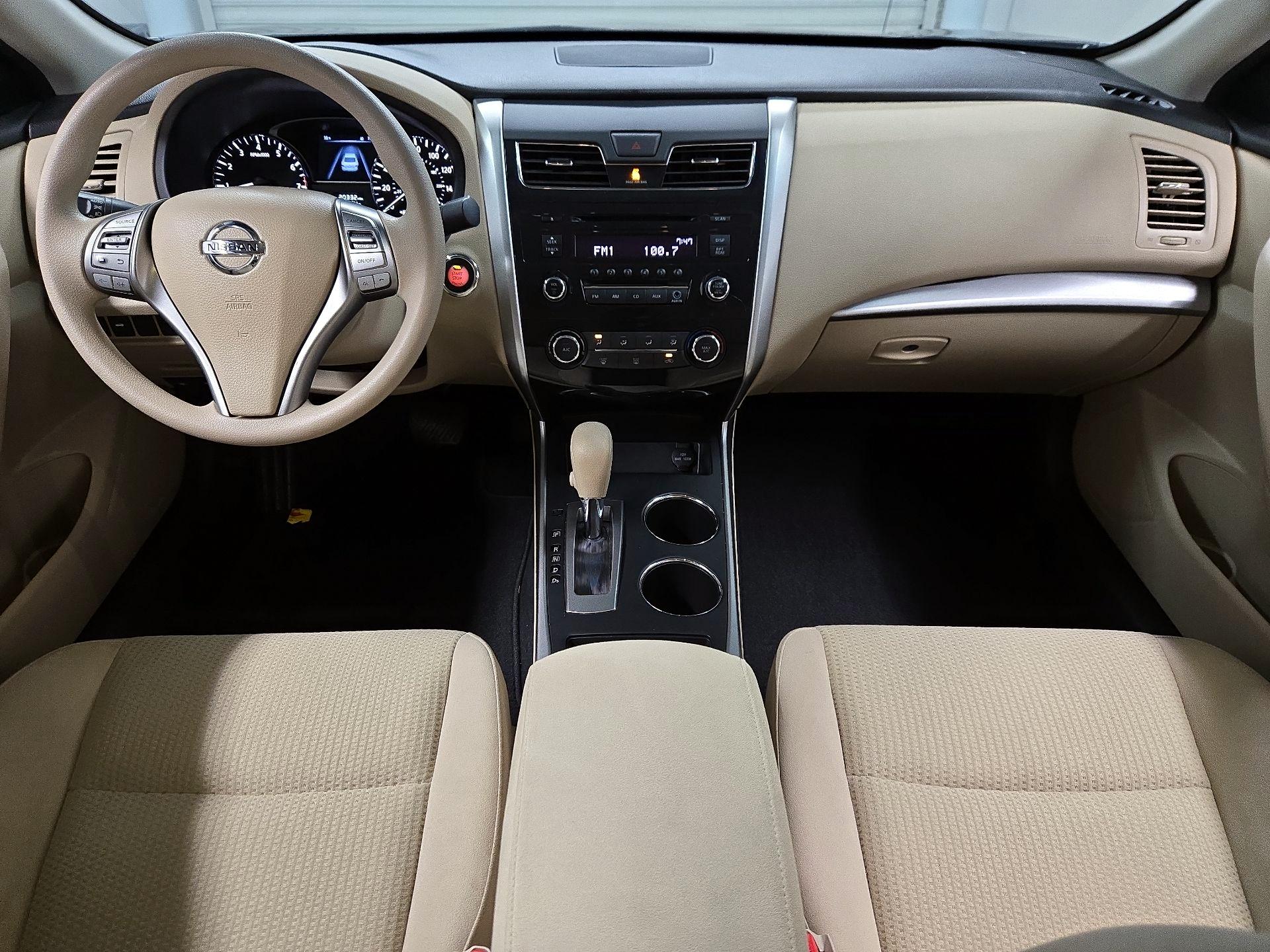 Thumbnail: 2015 Nissan Altima - 9
