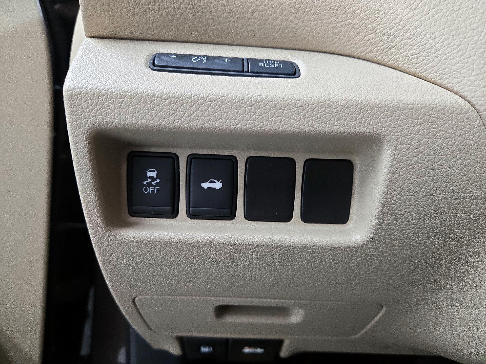 Thumbnail: 2015 Nissan Altima - 13