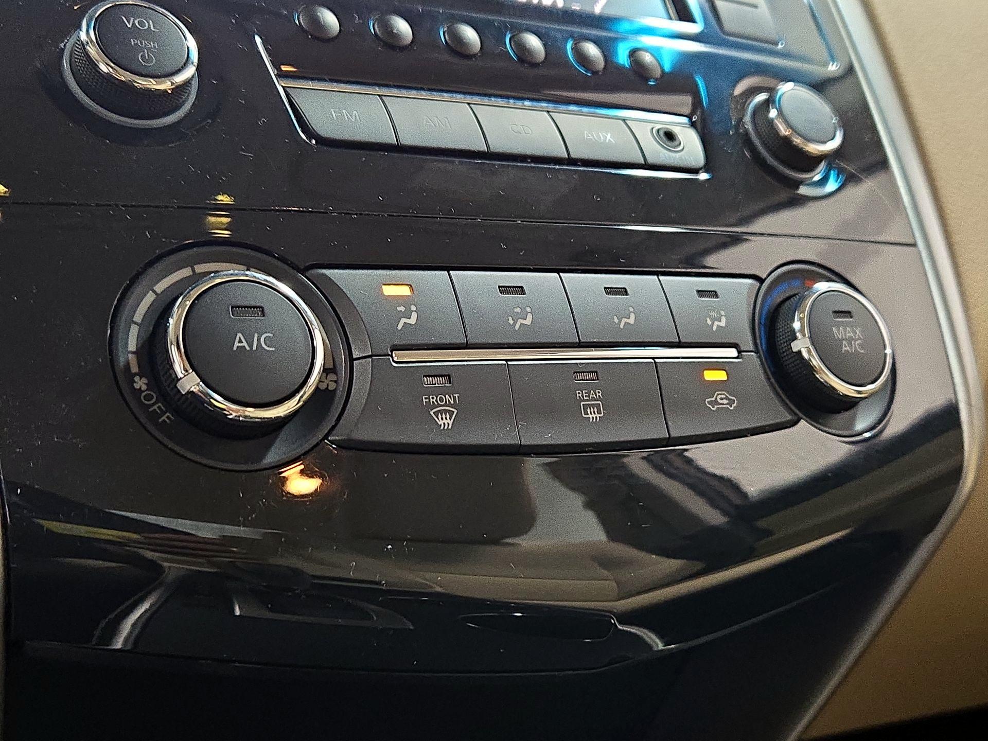 Thumbnail: 2015 Nissan Altima - 15