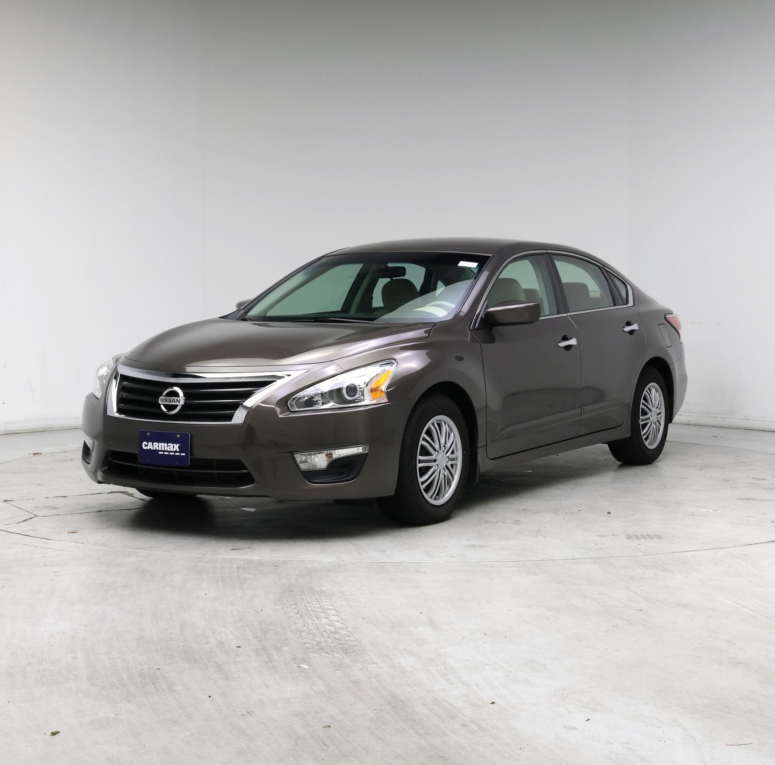 Thumbnail: 2015 Nissan Altima - 4