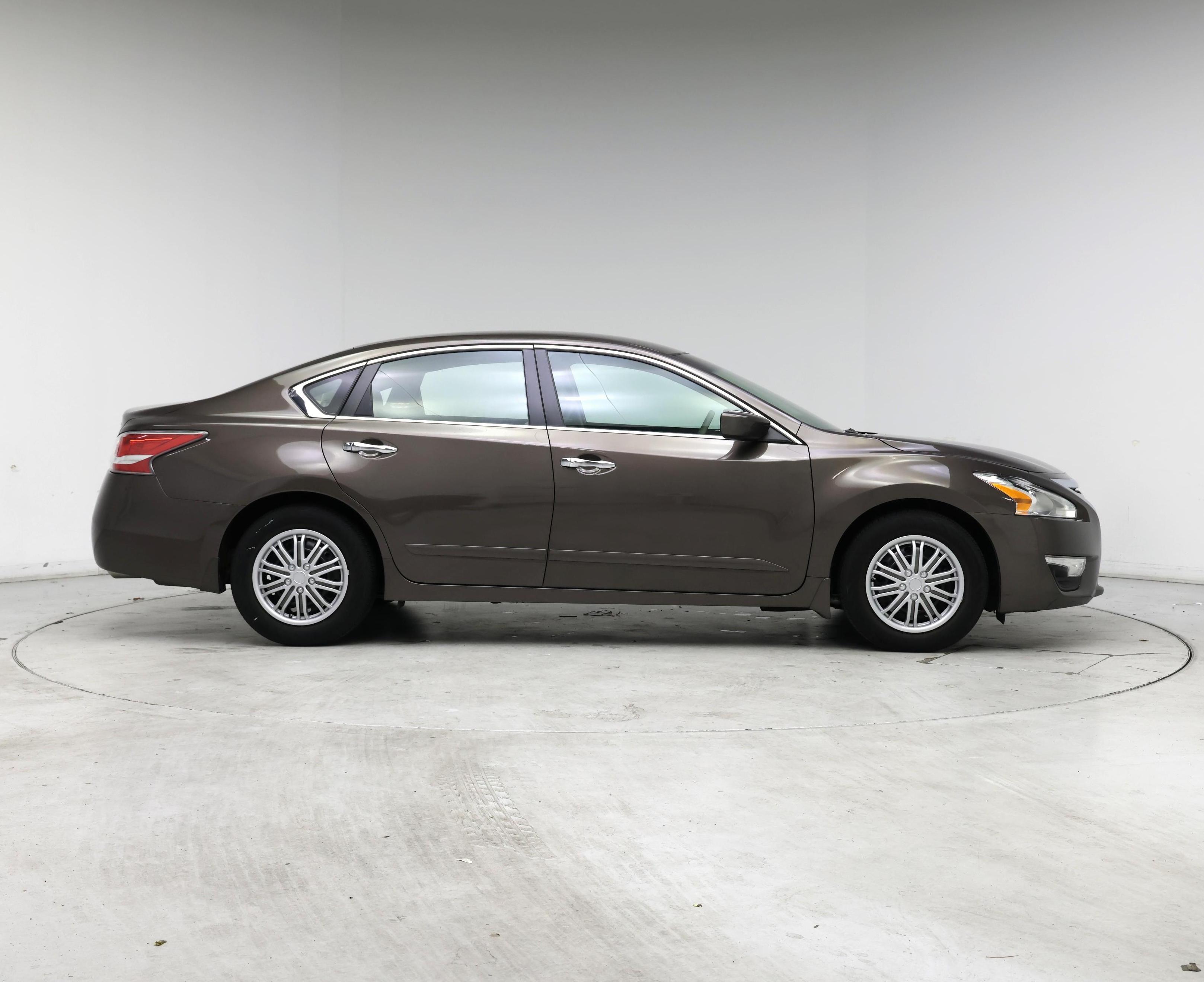 Thumbnail: 2015 Nissan Altima - 7