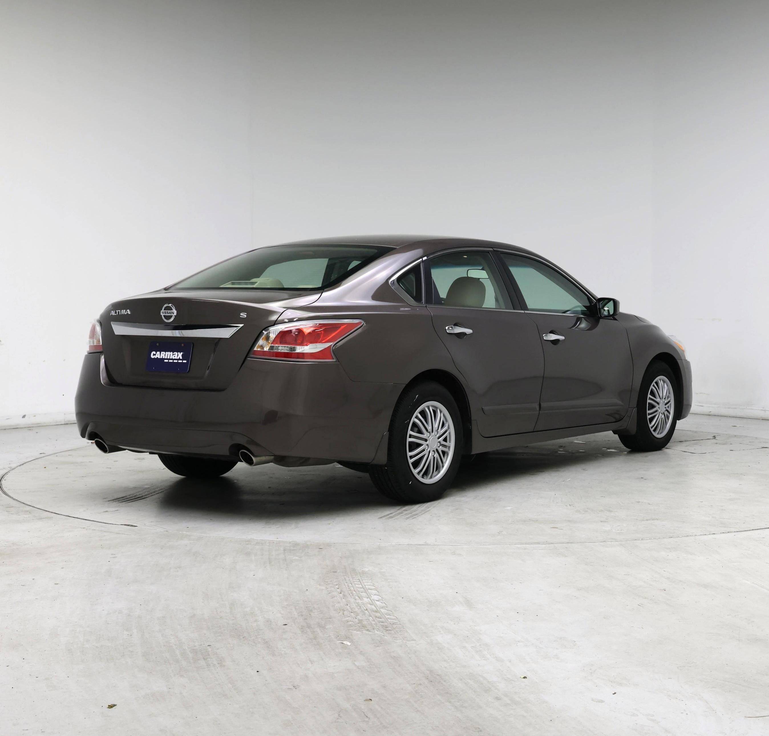Thumbnail: 2015 Nissan Altima - 8