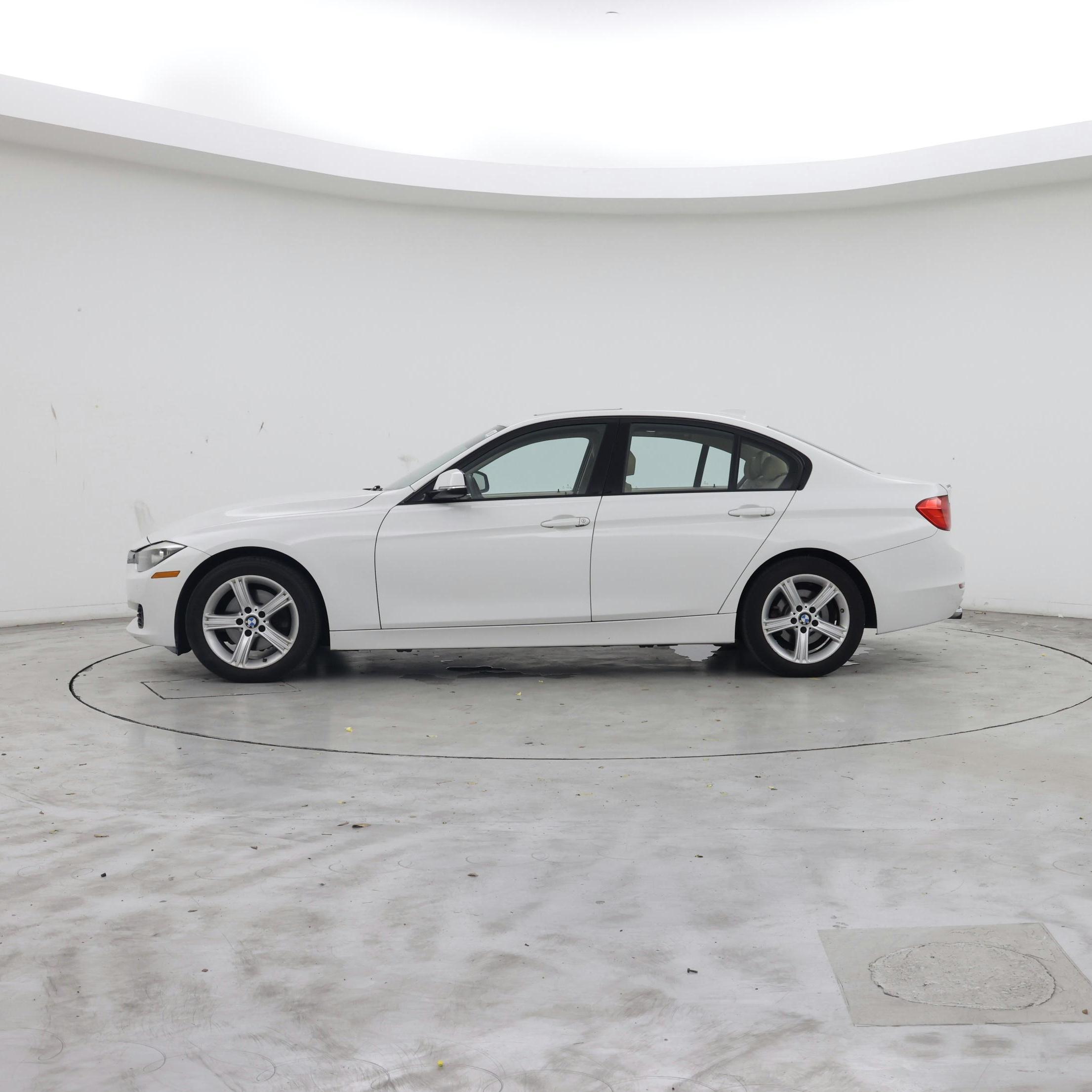 Thumbnail: 2015 BMW 3 Series - 3