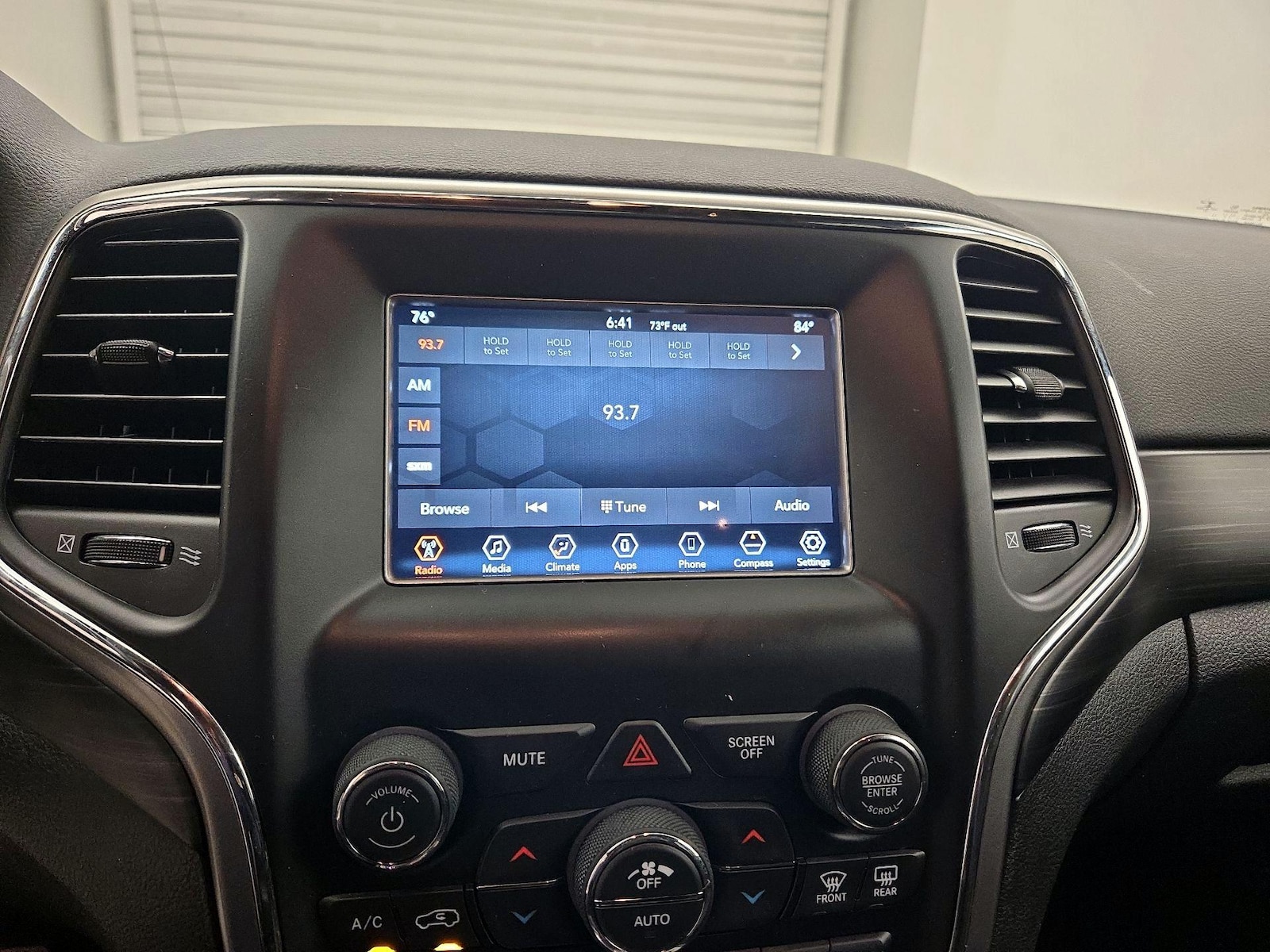 2020 Jeep Grand Cherokee Laredo E - Photo 17