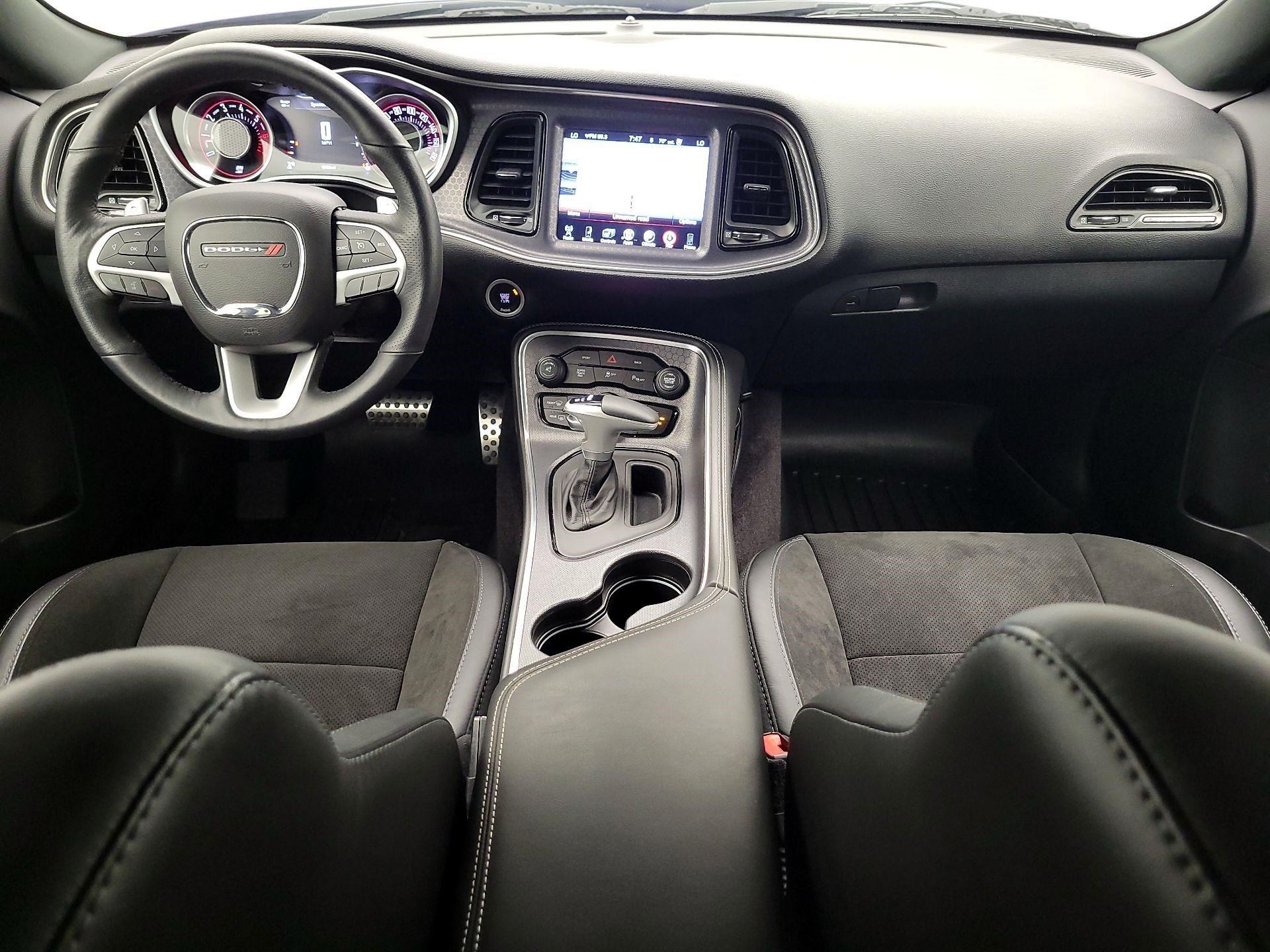 Thumbnail: 2016 Dodge Challenger - 9