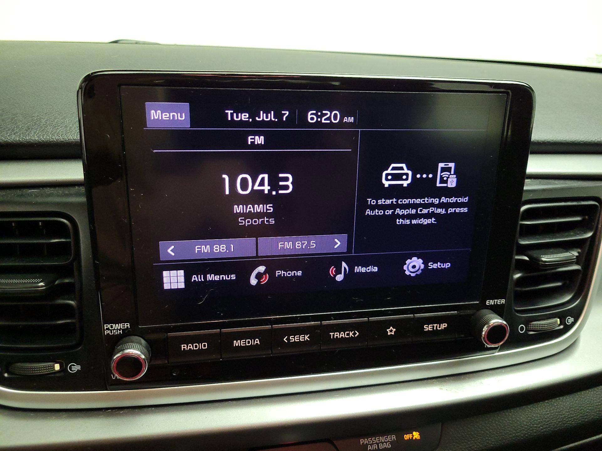 Thumbnail: 2022 Kia Rio - 14