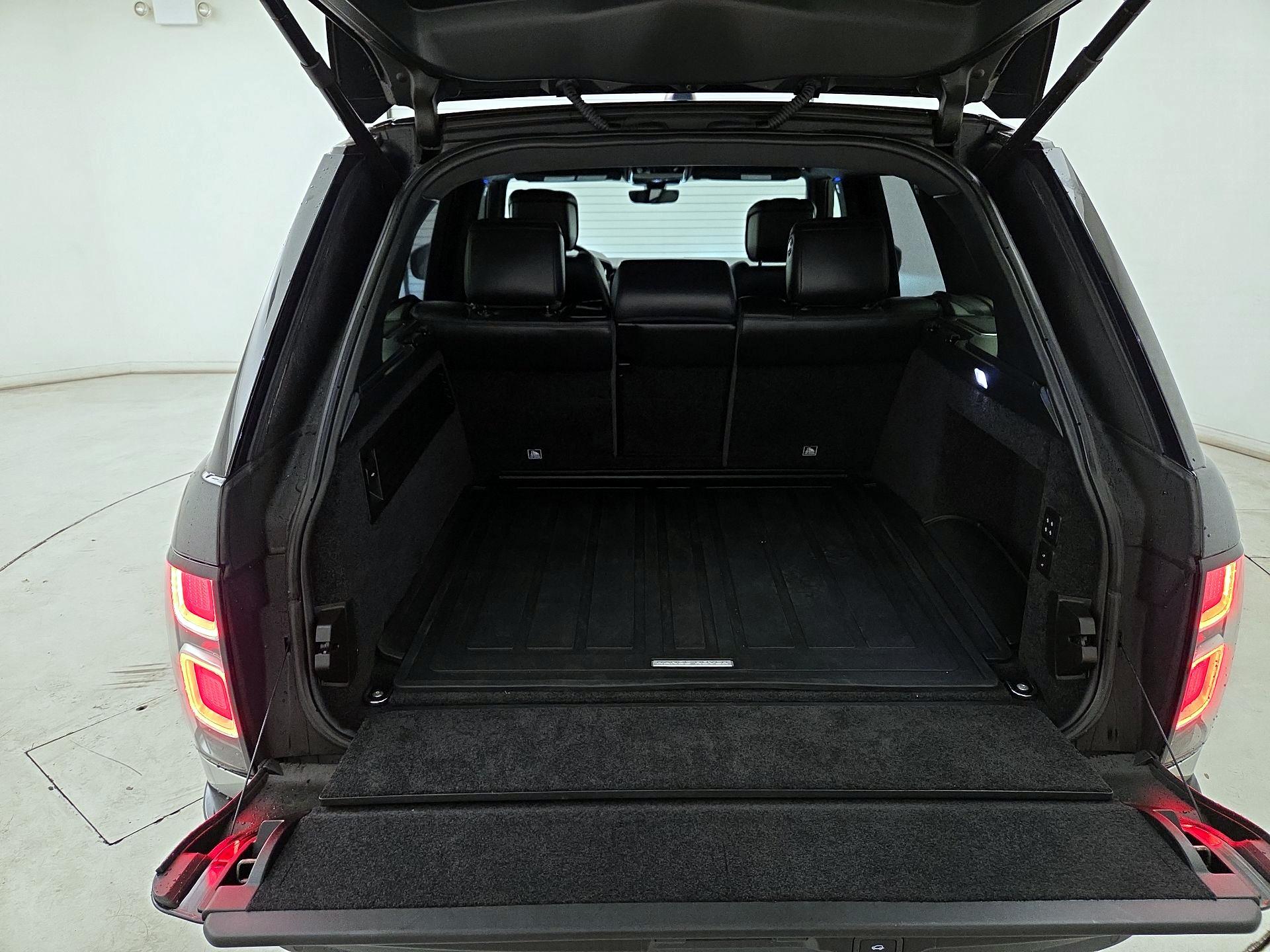 Thumbnail: 2021 Land Rover Range Rover - 19