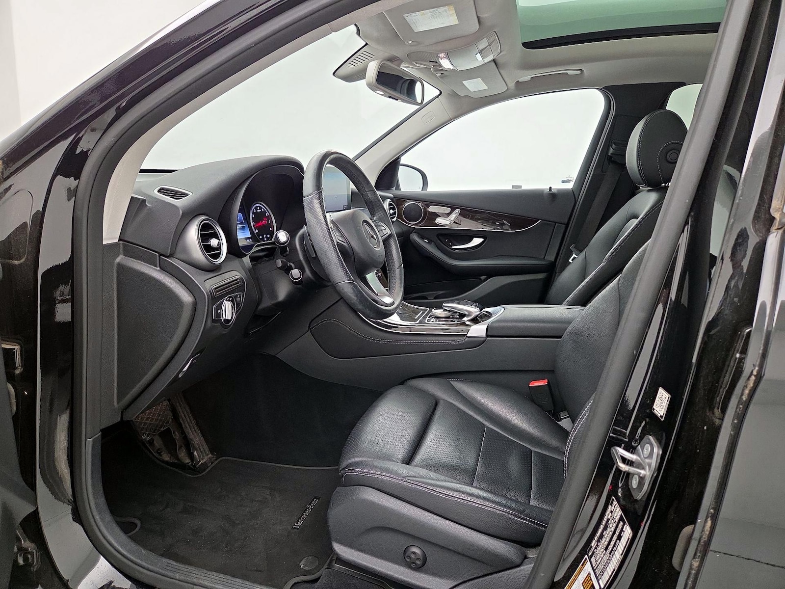 2016 Mercedes-Benz GLC GLC300 - Photo 12