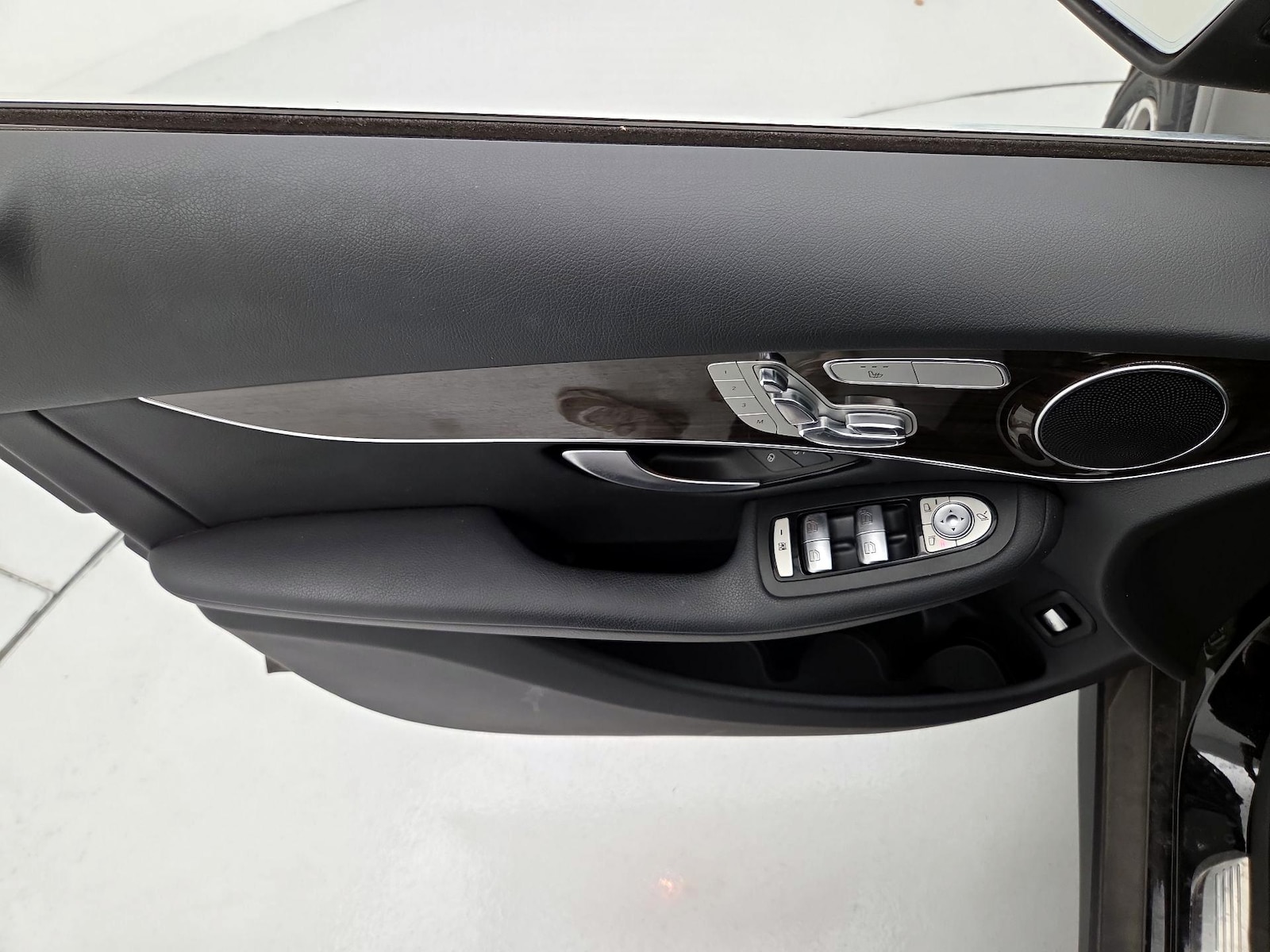 2016 Mercedes-Benz GLC GLC300 - Photo 13