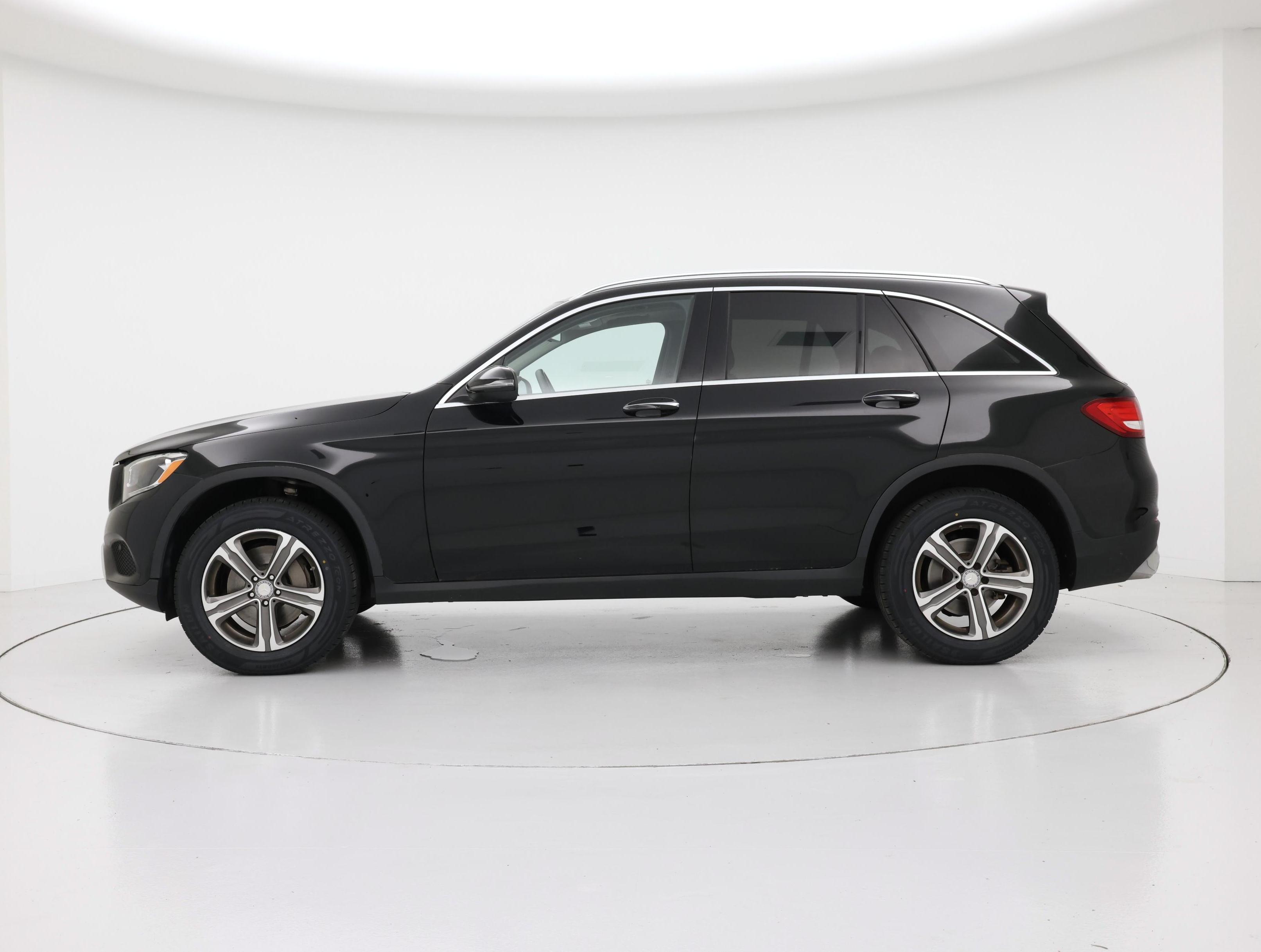 Thumbnail: 2016 Mercedes-Benz GLC - 3
