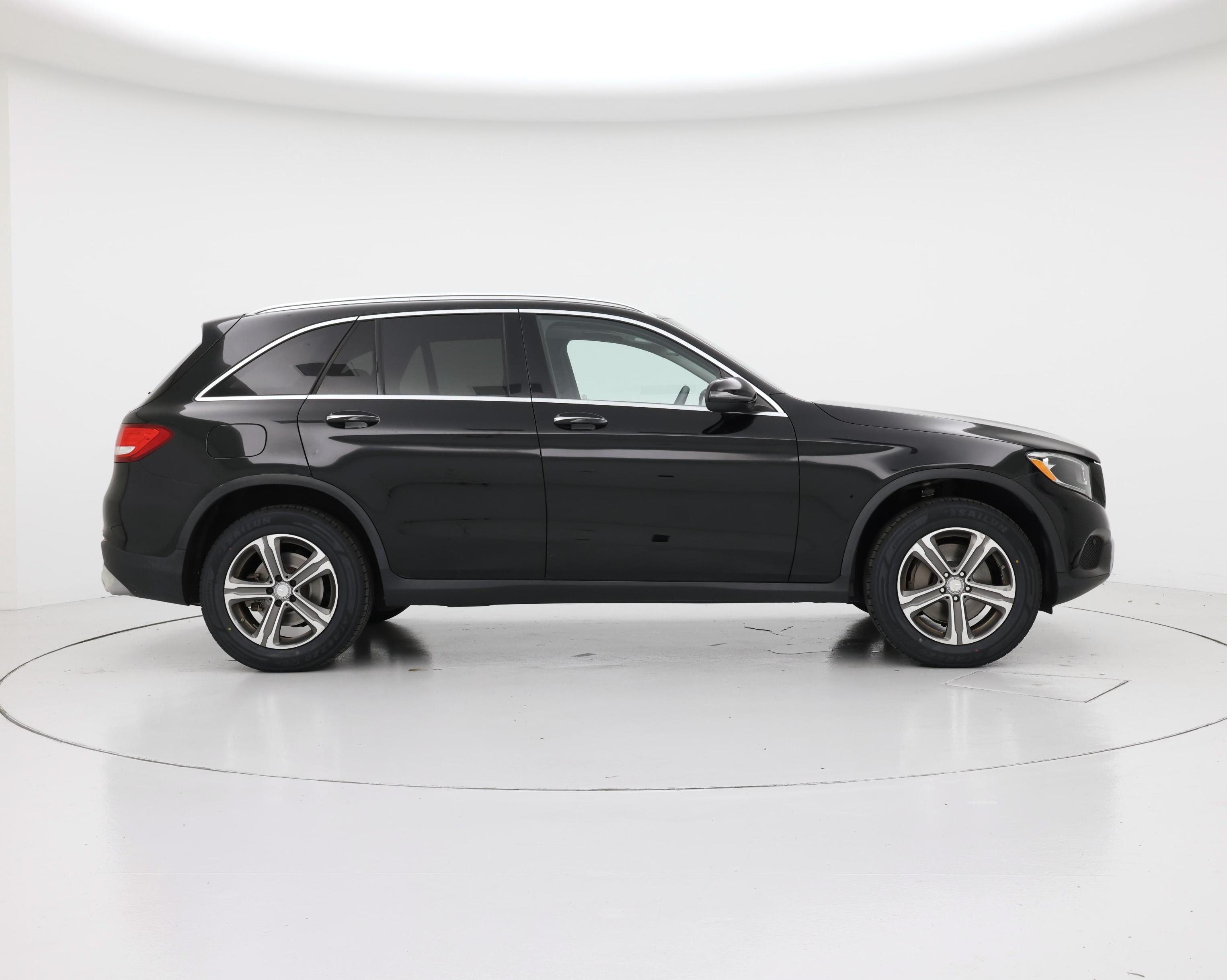 Thumbnail: 2016 Mercedes-Benz GLC - 7