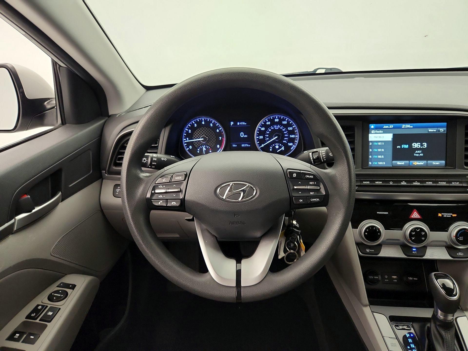 Thumbnail: 2019 Hyundai Elantra - 10