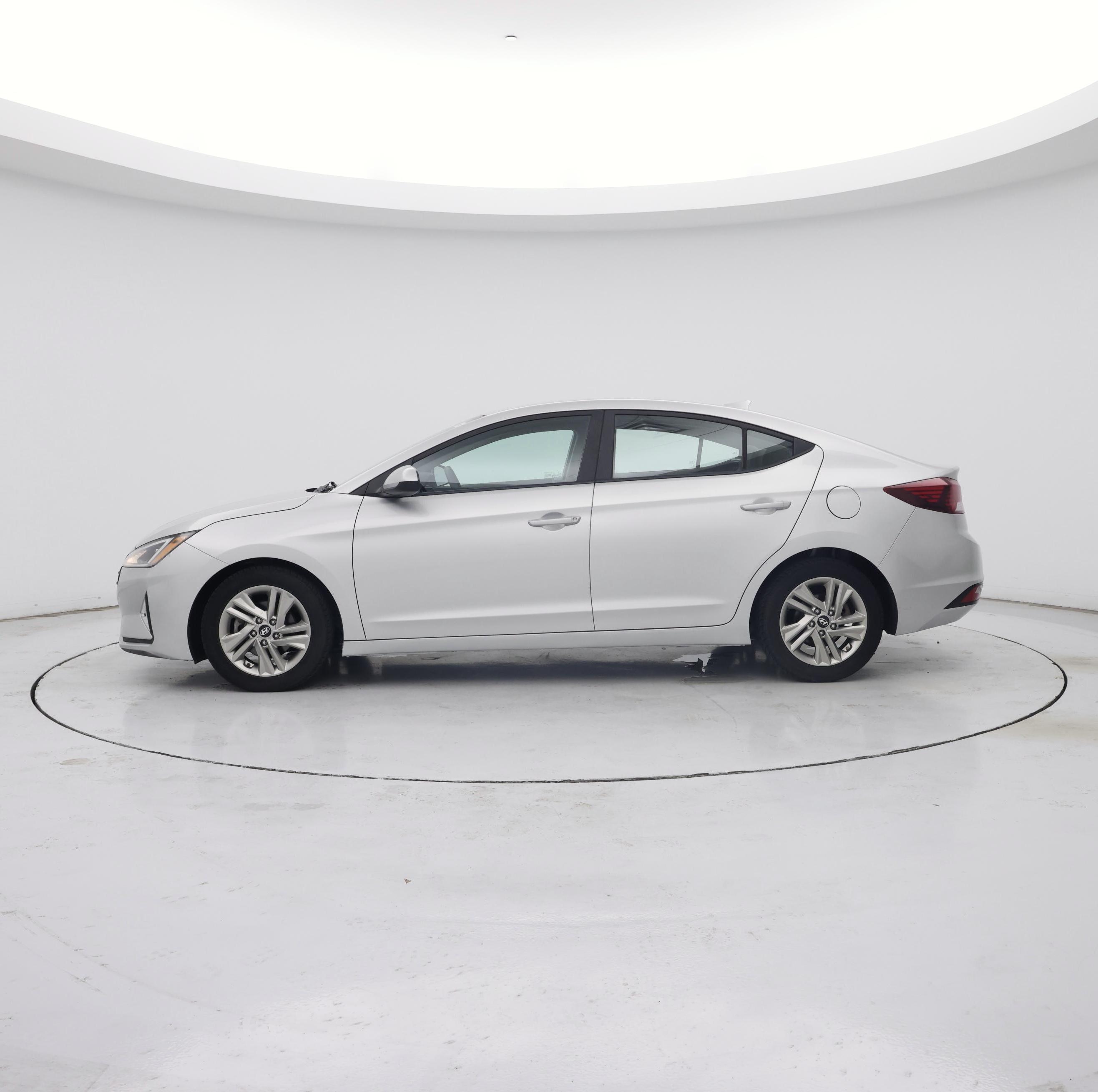 Thumbnail: 2019 Hyundai Elantra - 3