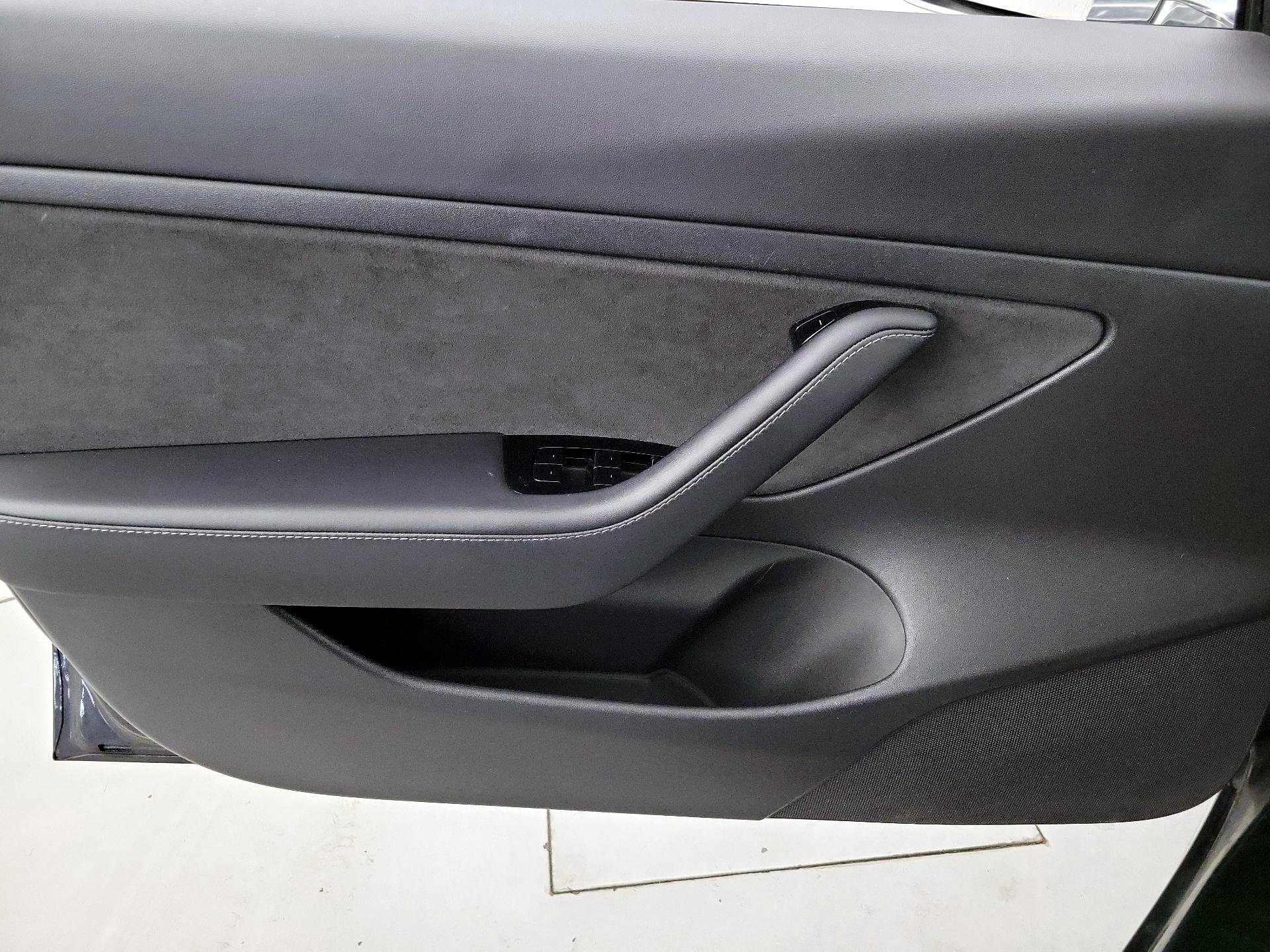 Thumbnail: 2020 Tesla Model 3 - 12