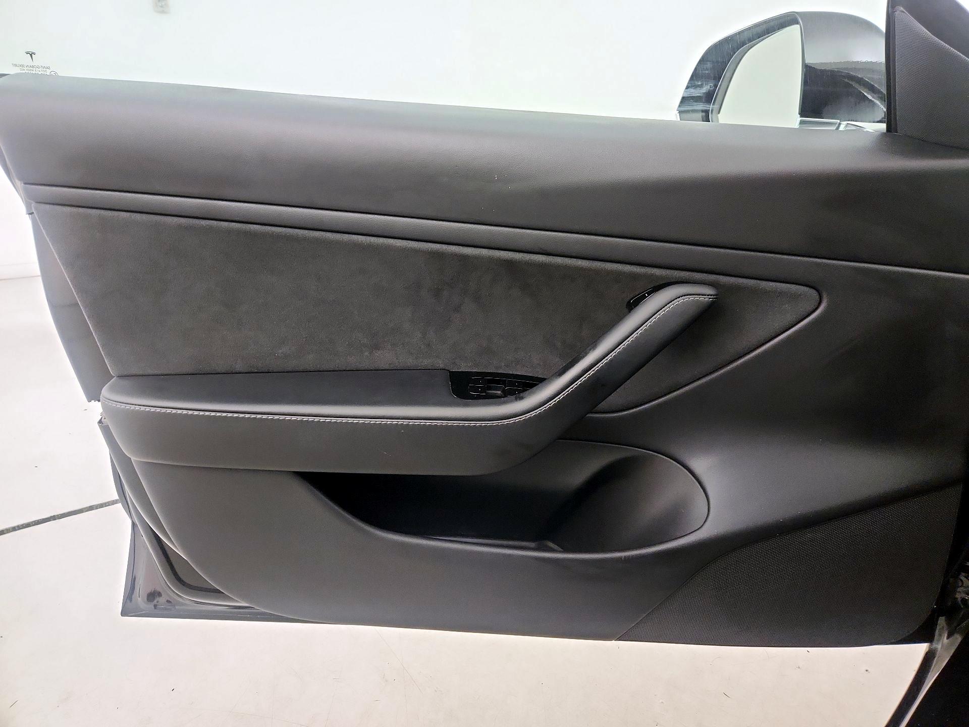 Thumbnail: 2020 Tesla Model 3 - 12