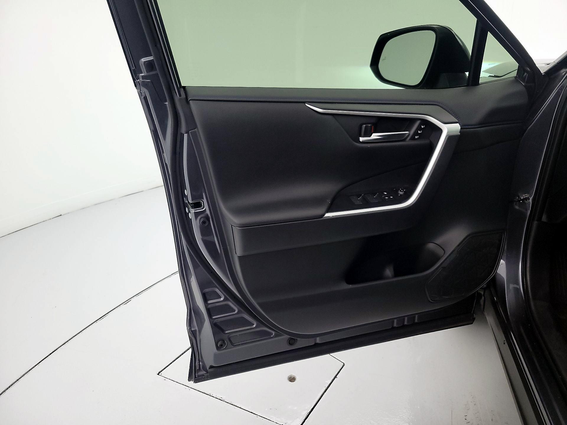 Thumbnail: 2024 Toyota RAV4 - 12