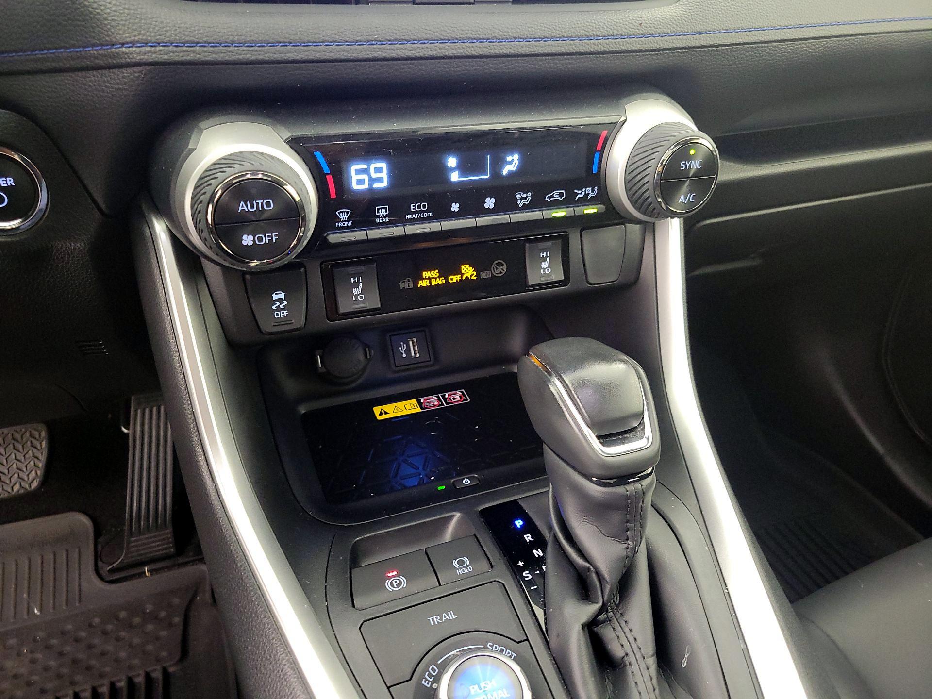 Thumbnail: 2024 Toyota RAV4 - 16