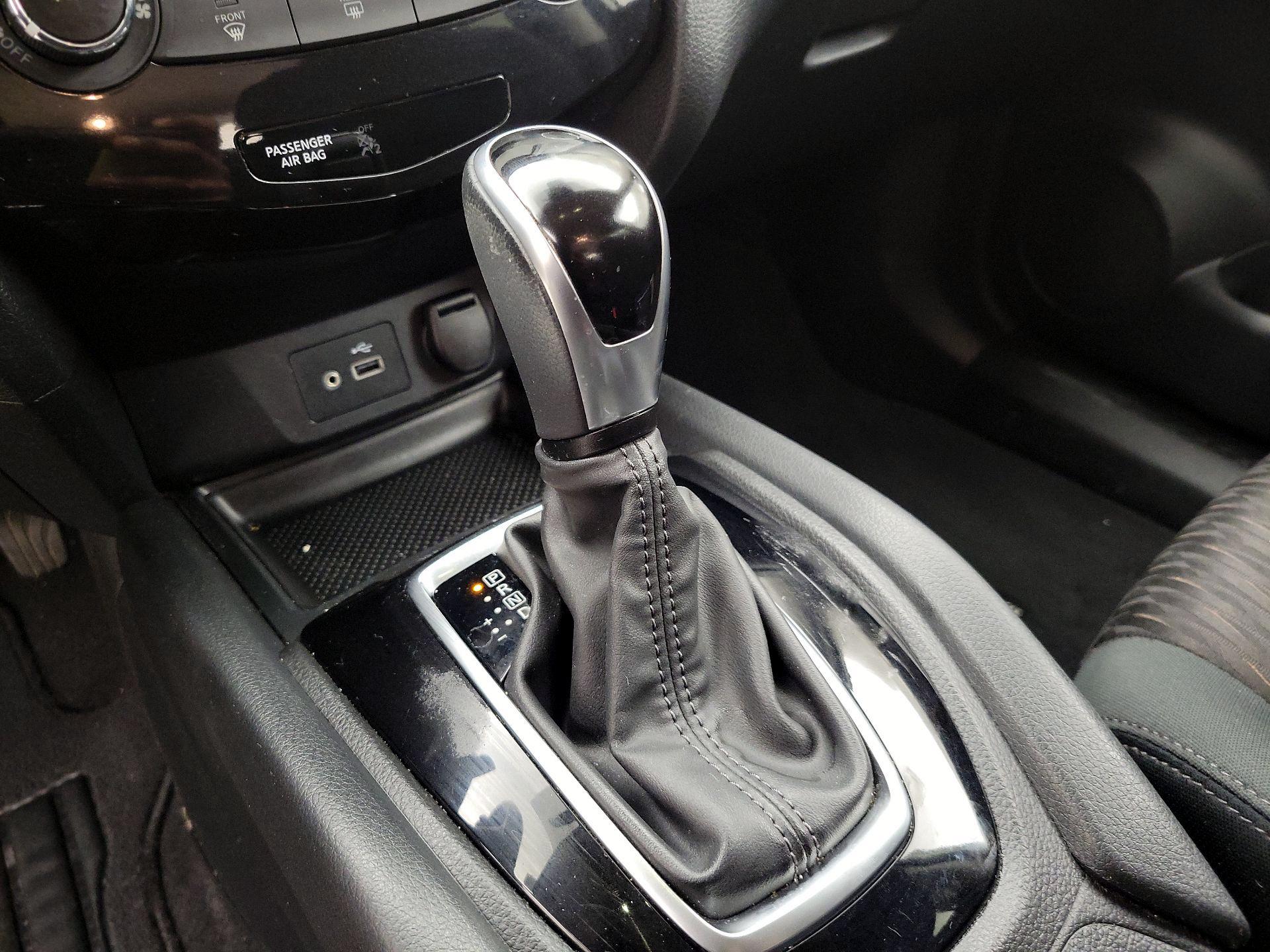 Thumbnail: 2019 Nissan Rogue - 15