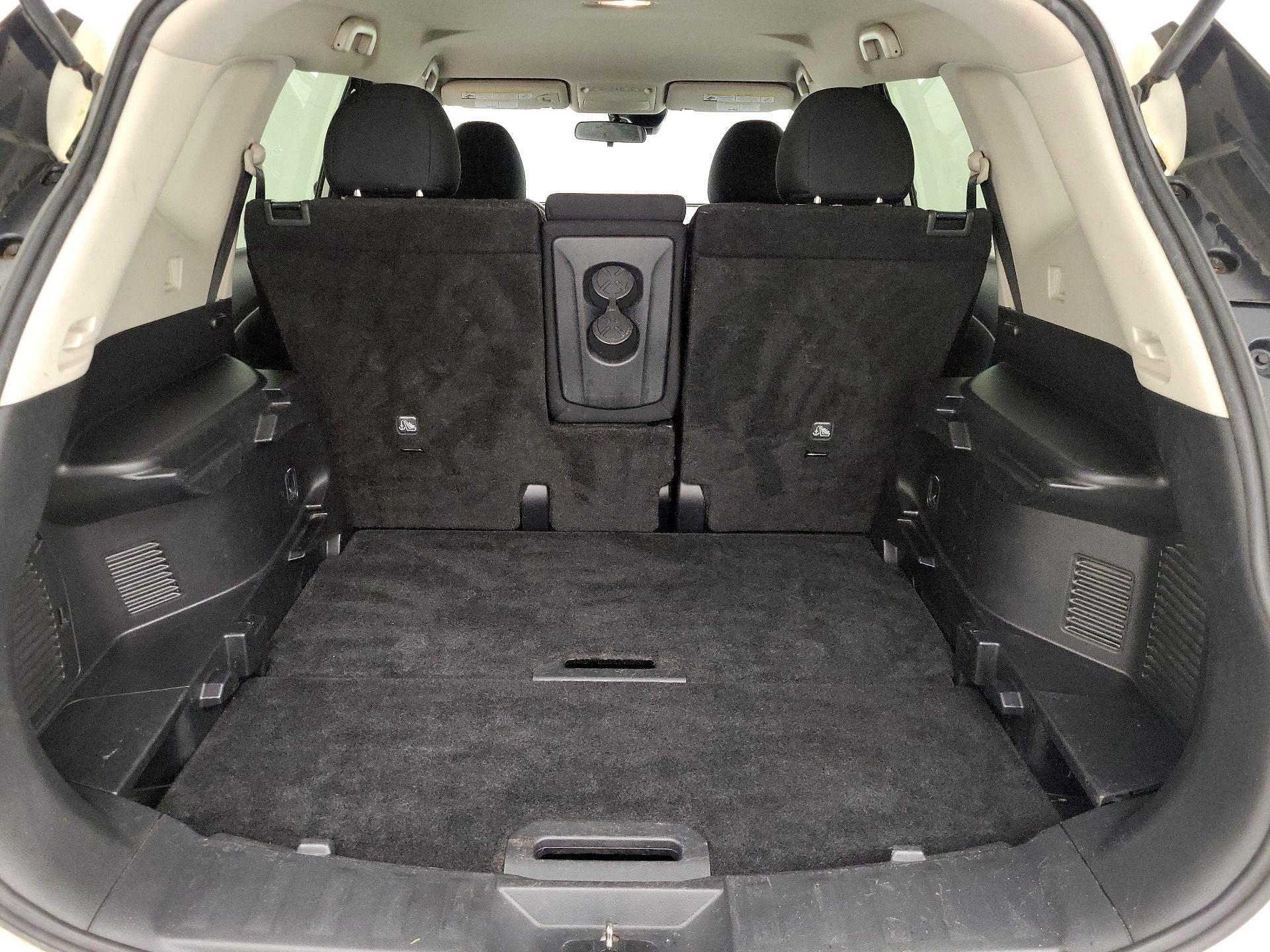 Thumbnail: 2019 Nissan Rogue - 16